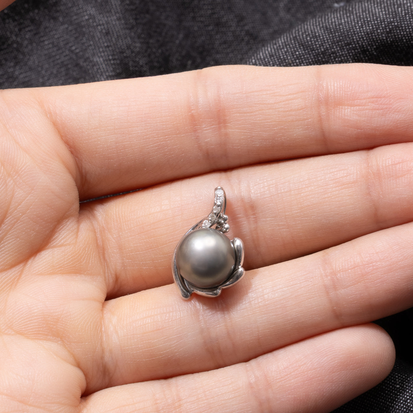 14k Black Pearl & Diamond Pendant