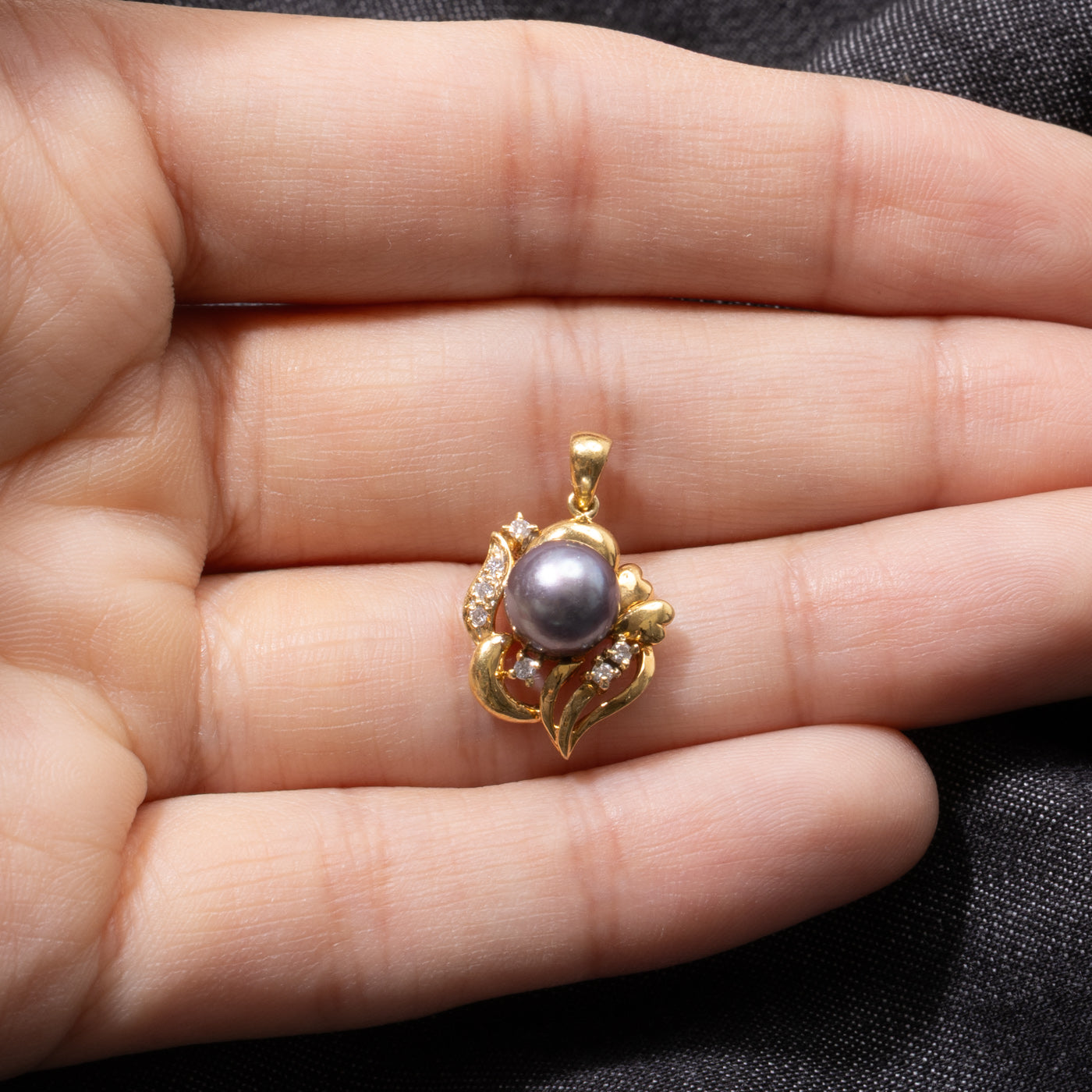 18k Pearl & Diamond Floral Pendant