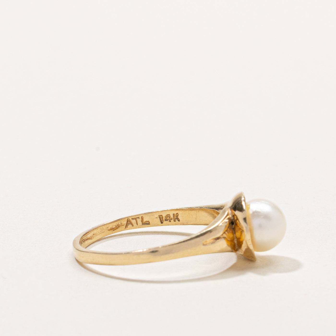 14k Pearl Tapered Ring | SZ 6.75