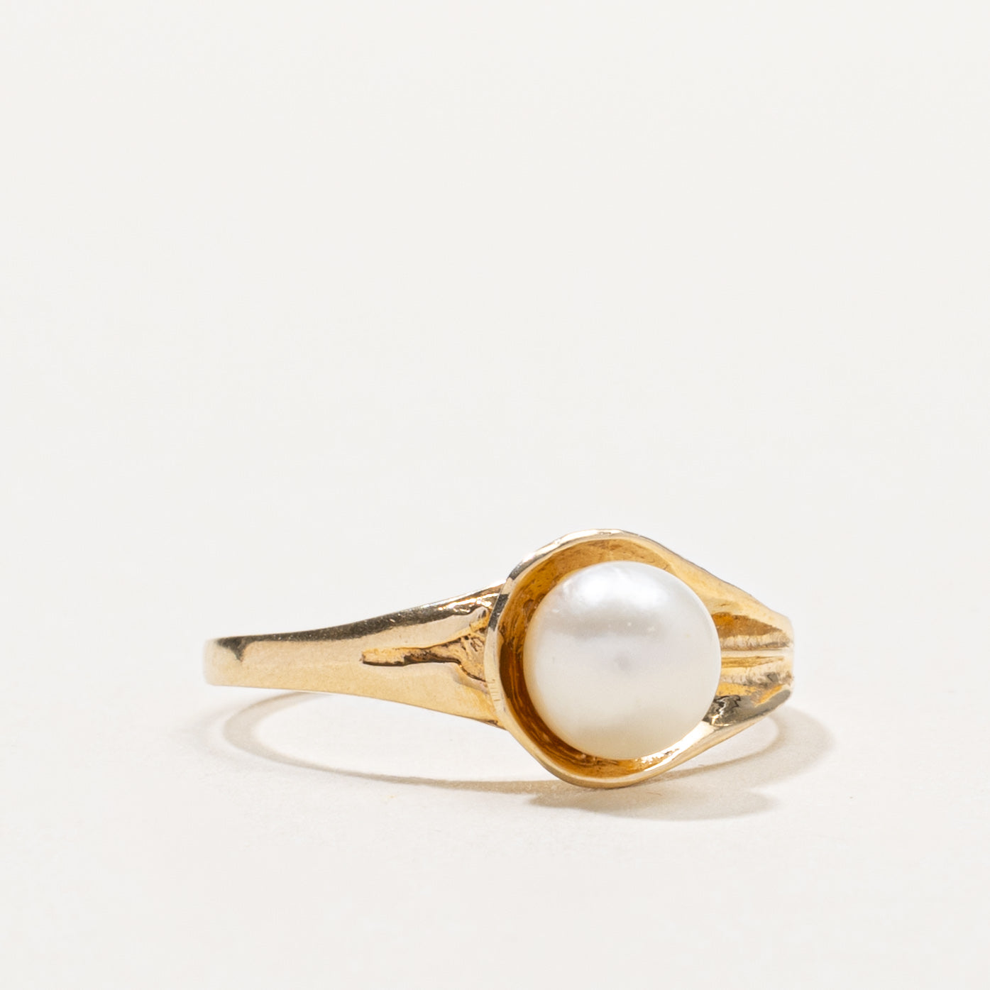 14k Pearl Tapered Ring | SZ 6.75