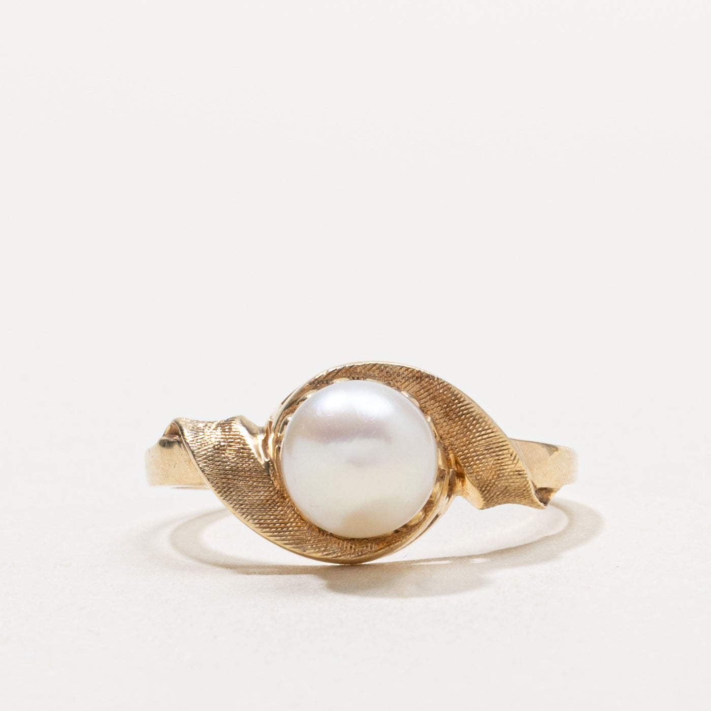 14k Pearl Textured Bypass Ring | SZ 8.25
