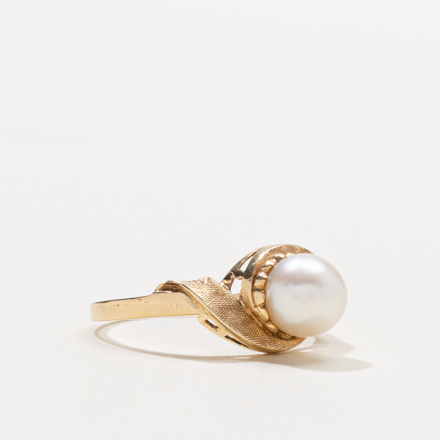 14k Pearl Textured Bypass Ring | SZ 8.25