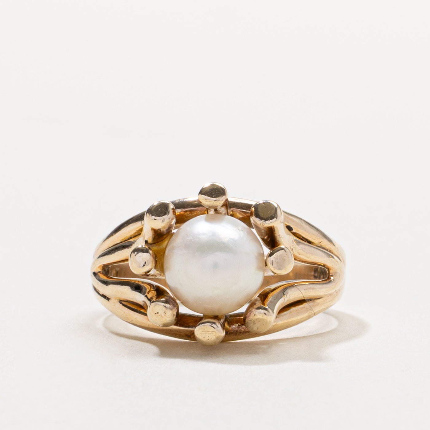 10k Pearl Grooved Cocktail Ring | SZ 6