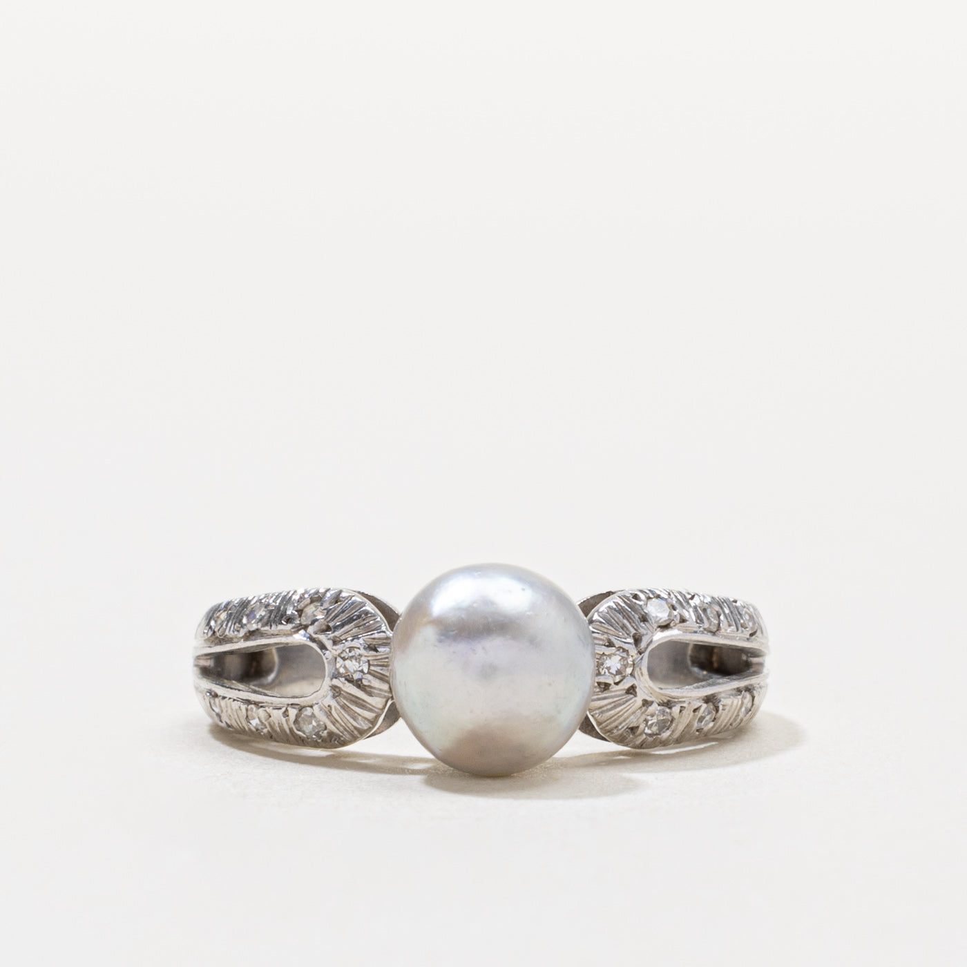 18k Pearl & Diamond Textured Ring | SZ 6.5