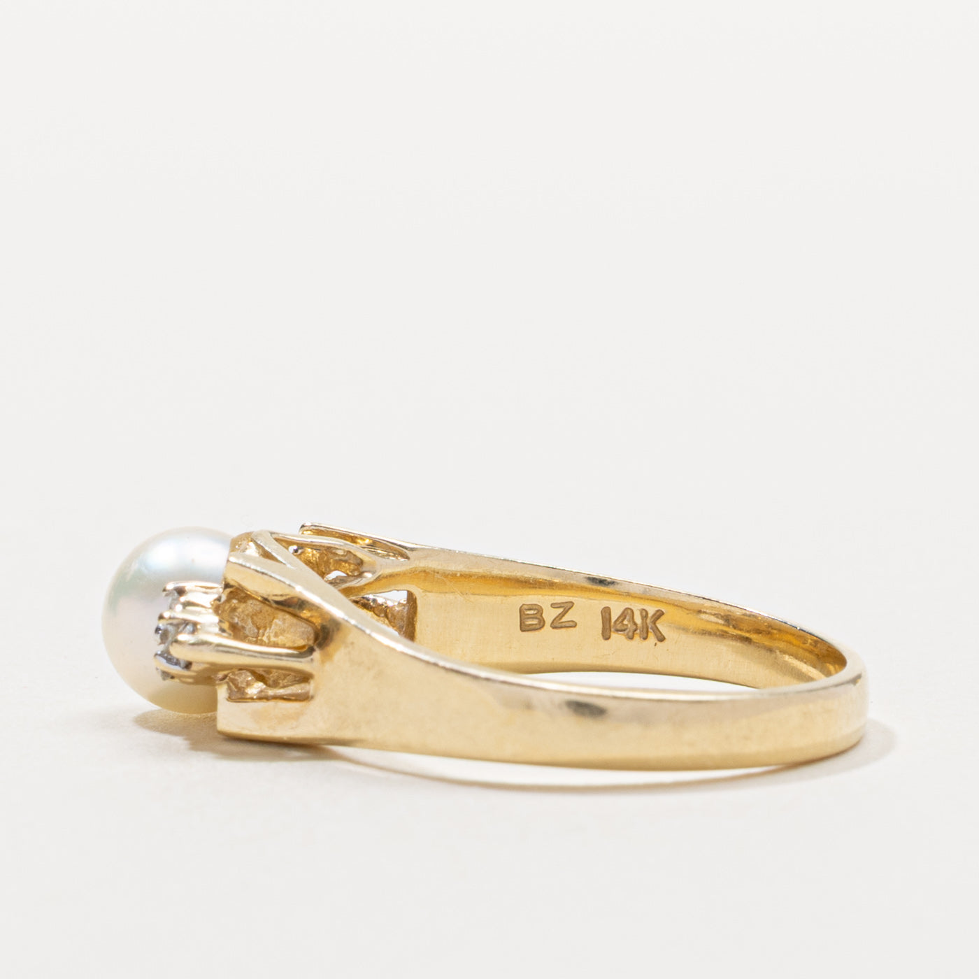 14k Pearl & Diamond Accented Ring | SZ 7.25
