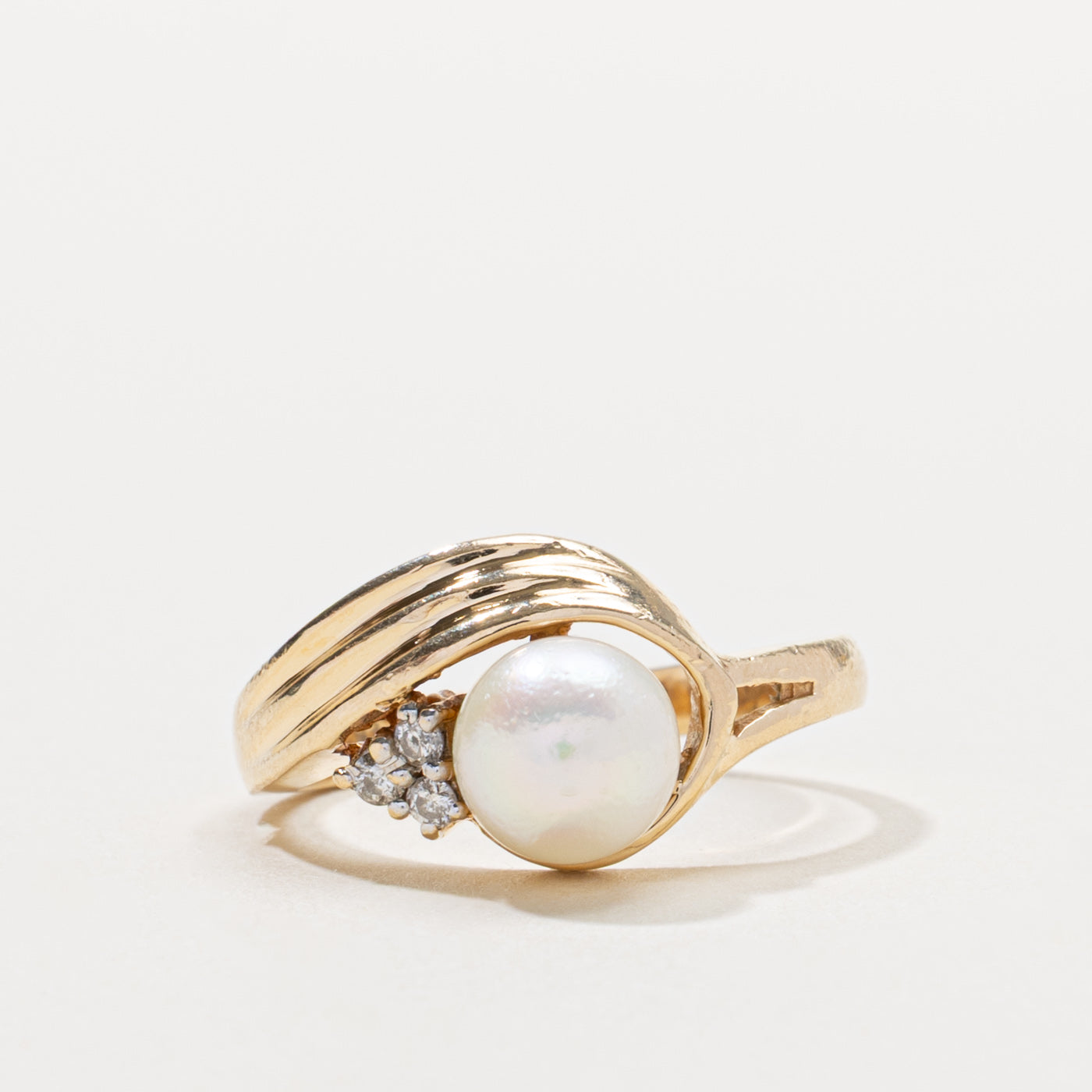14k Pearl & Diamond Grooved Swirl Ring | SZ 6.5