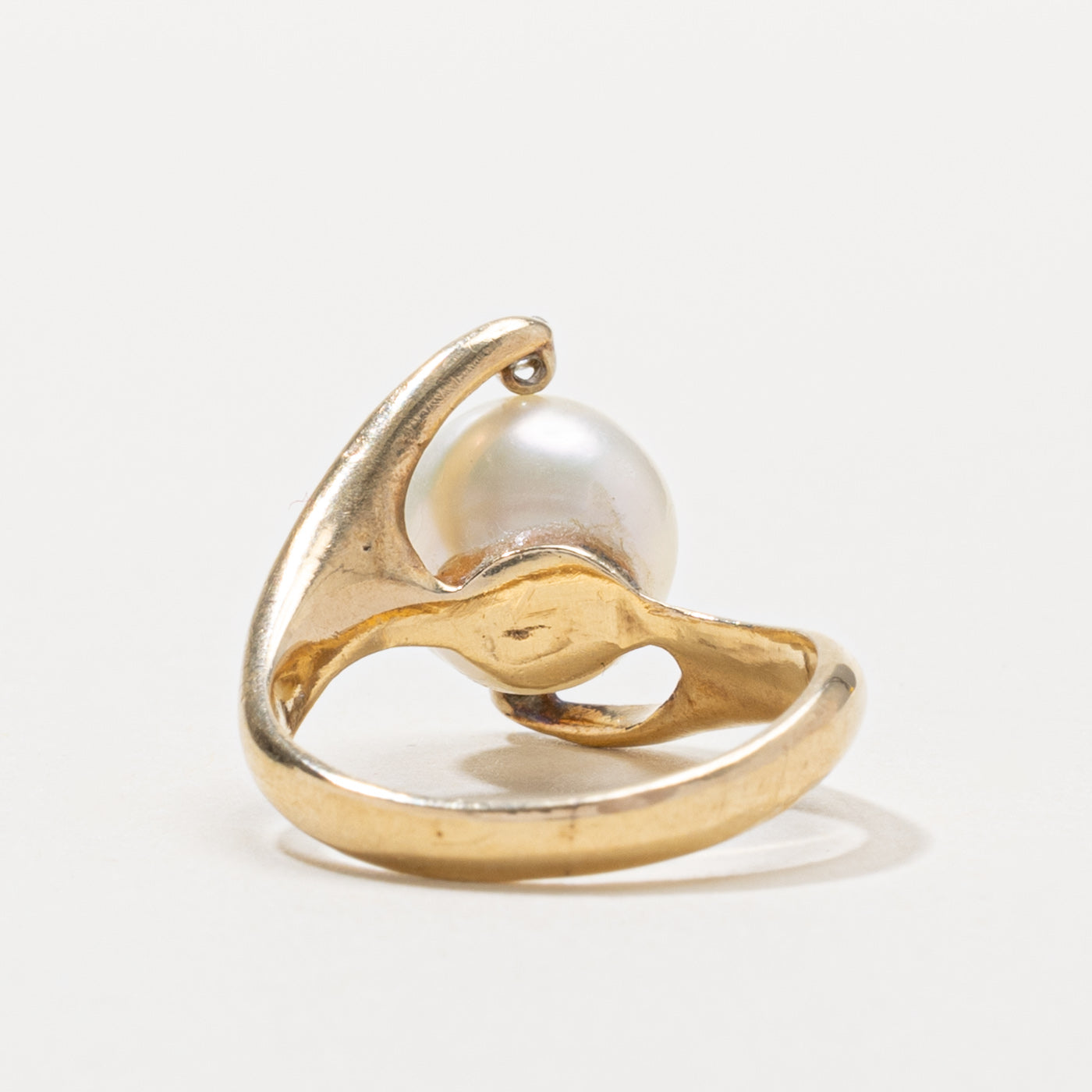 14k Pearl & Diamond Abstract Bypass Ring | SZ 4.5