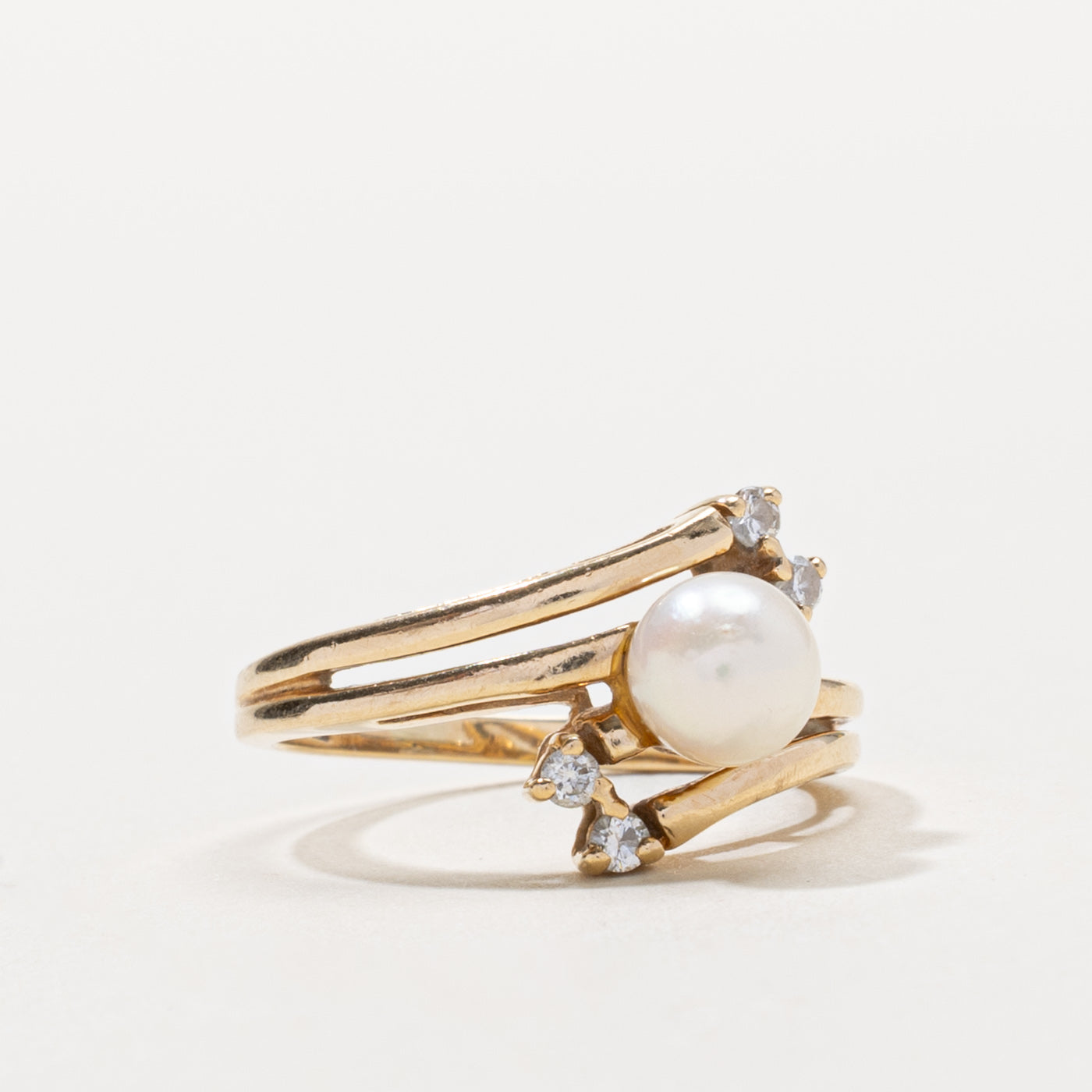10k Pearl & Diamond Grooved Bypass Ring | SZ 4.5