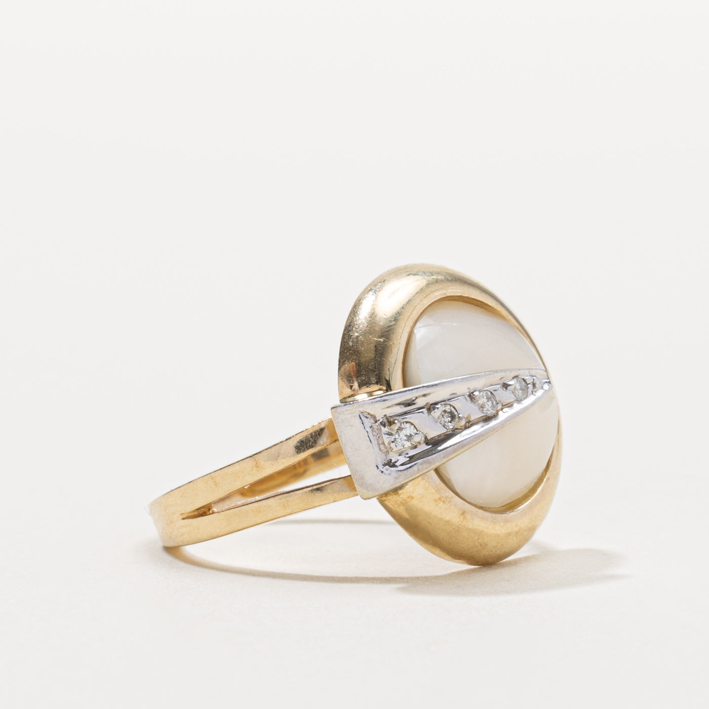 10k Mother of Pearl & Diamond Cocktail Ring | SZ 6.5