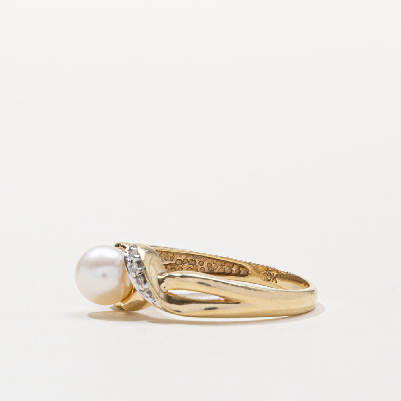 10k Pearl & Diamond Accented Crossover Ring | SZ 6.75