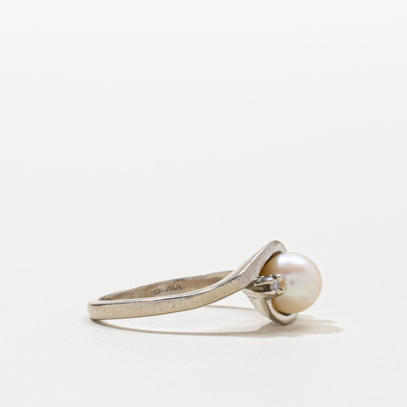 10k Pearl & Diamond Bypass Ring | SZ 5.75