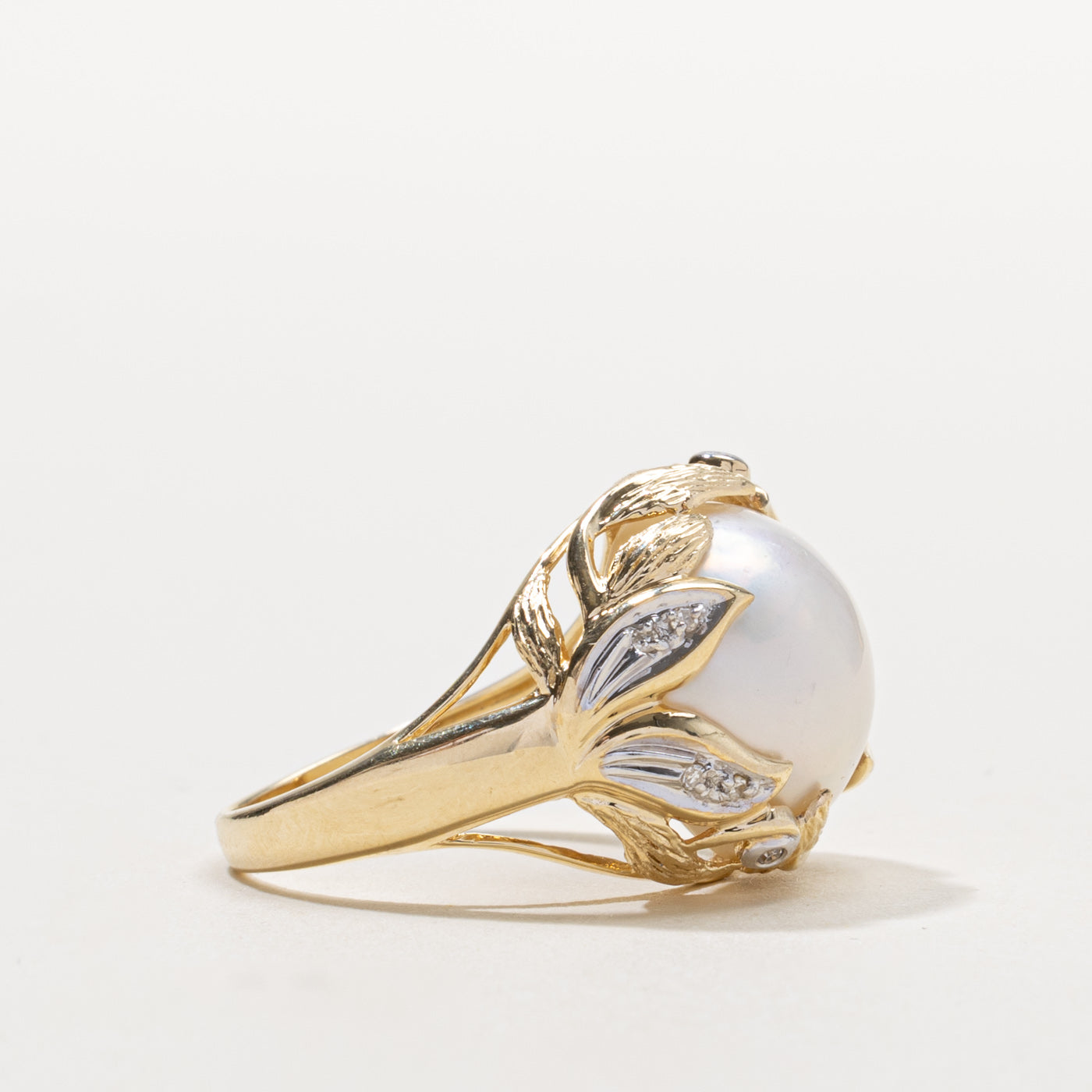 14k Mabé Pearl Floral Cocktail Ring | SZ 8.25