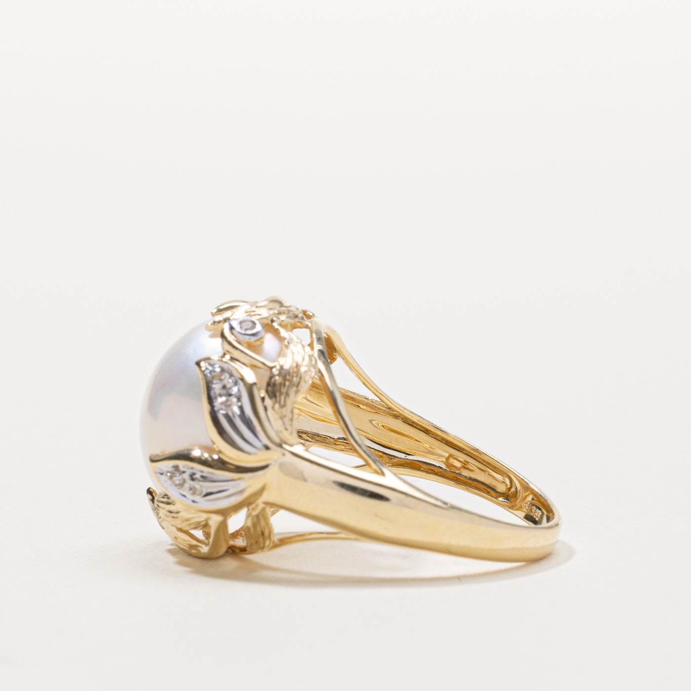 14k Mabé Pearl Floral Cocktail Ring | SZ 8.25