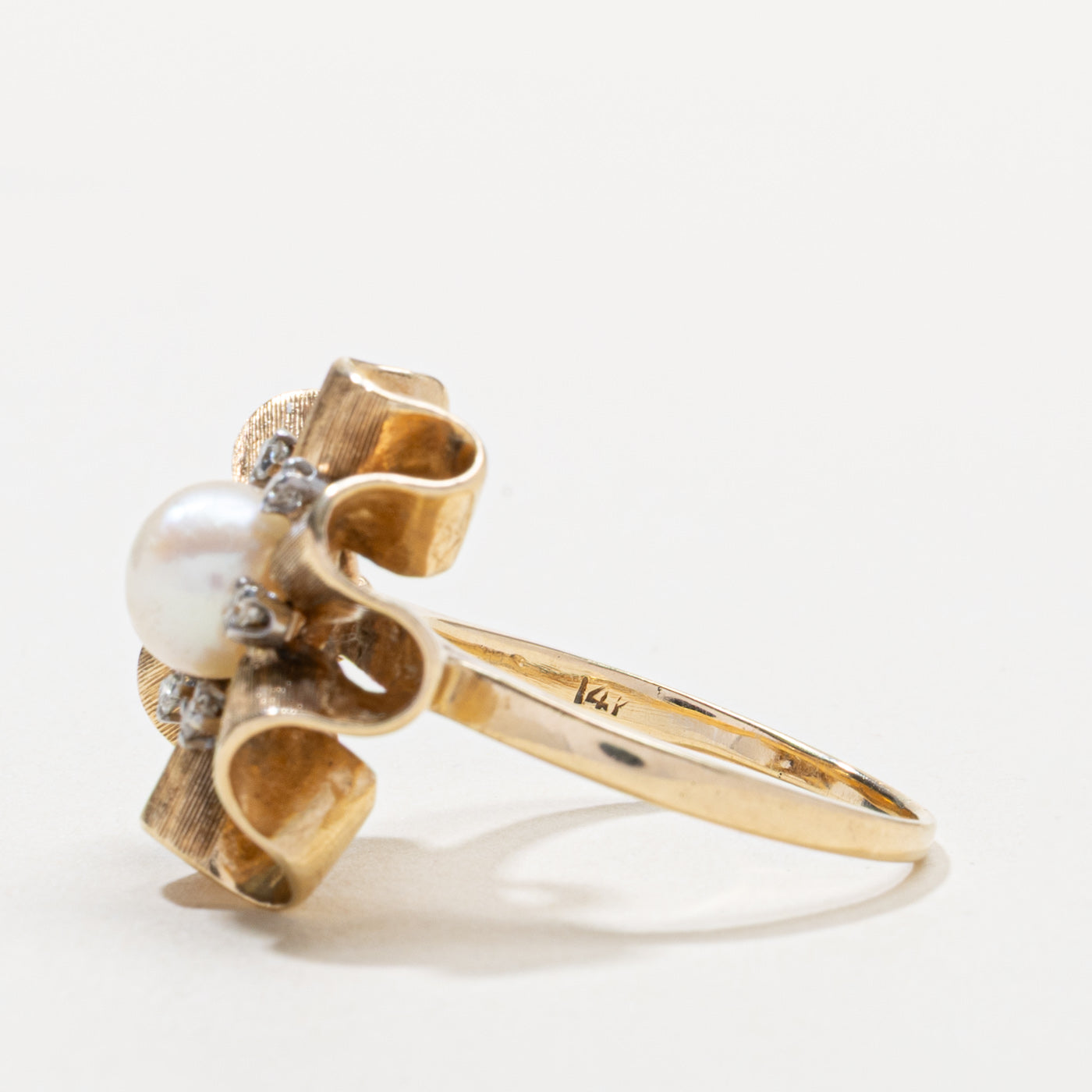 14k Pearl & Diamond Floral Cocktail Ring | SZ 7.75