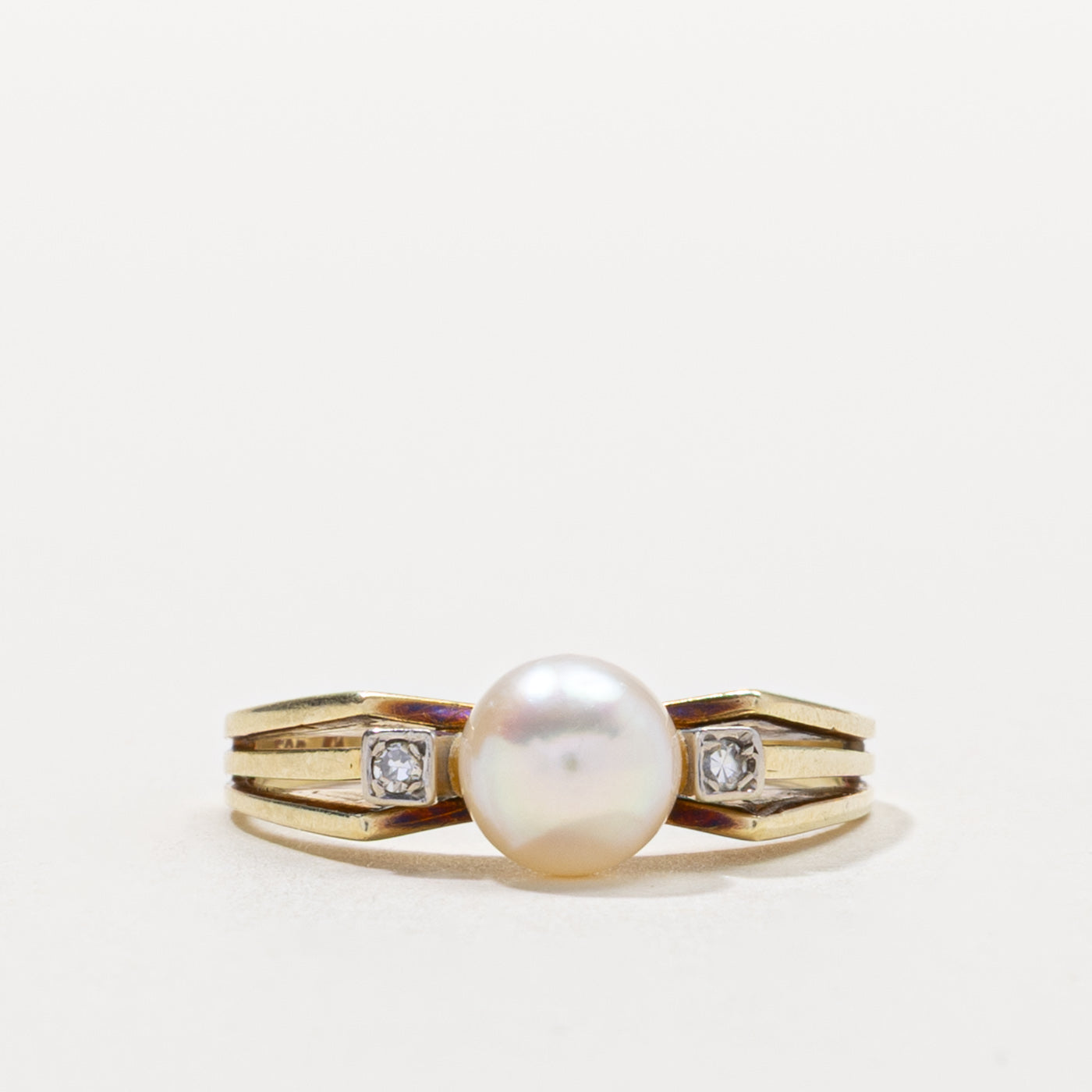 14k Pearl & Diamond Accented Grooved Ring | SZ 6