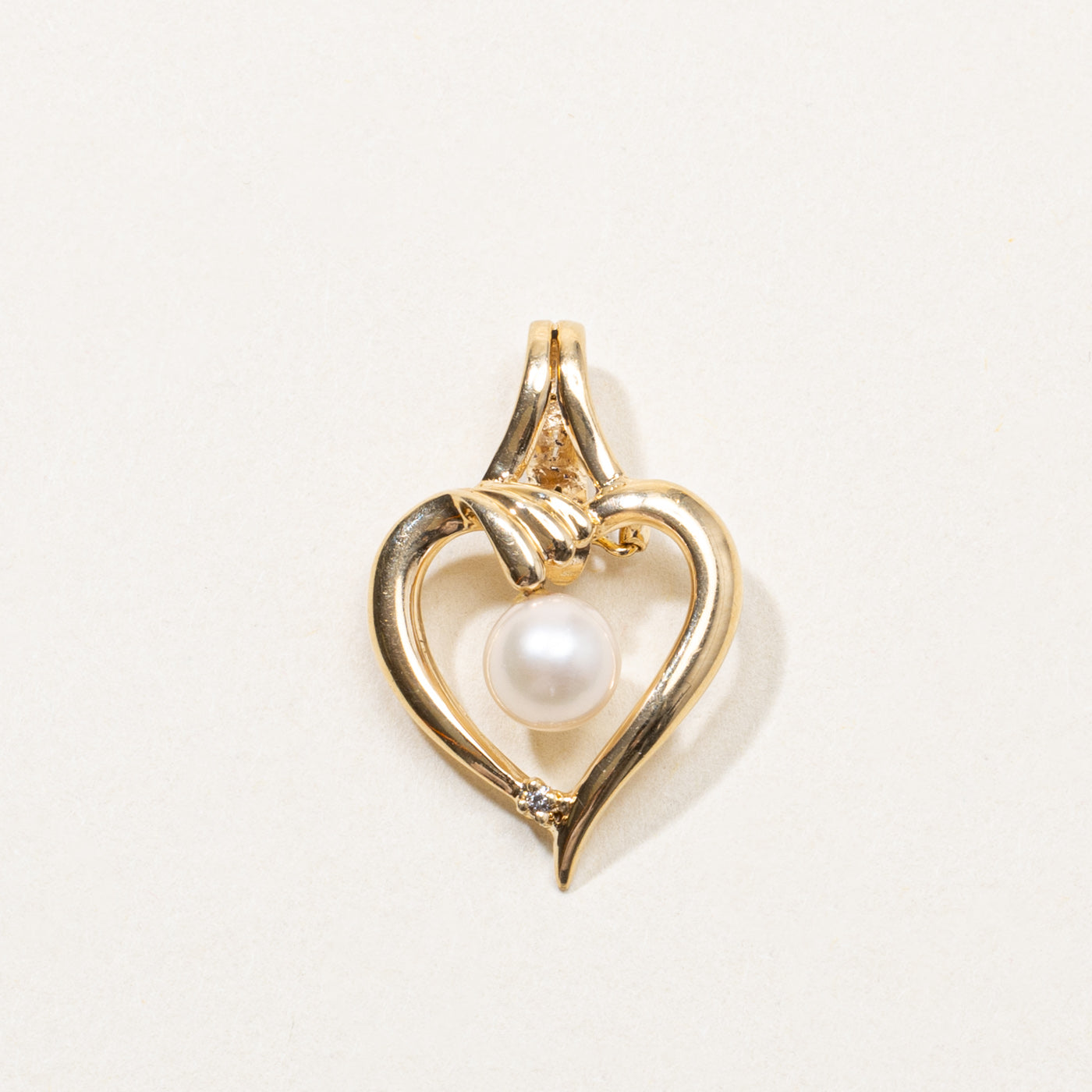 14k Pearl Heart Pendant