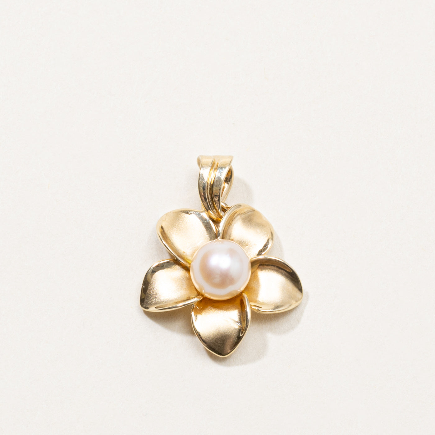 14k Pearl Flower Pendant