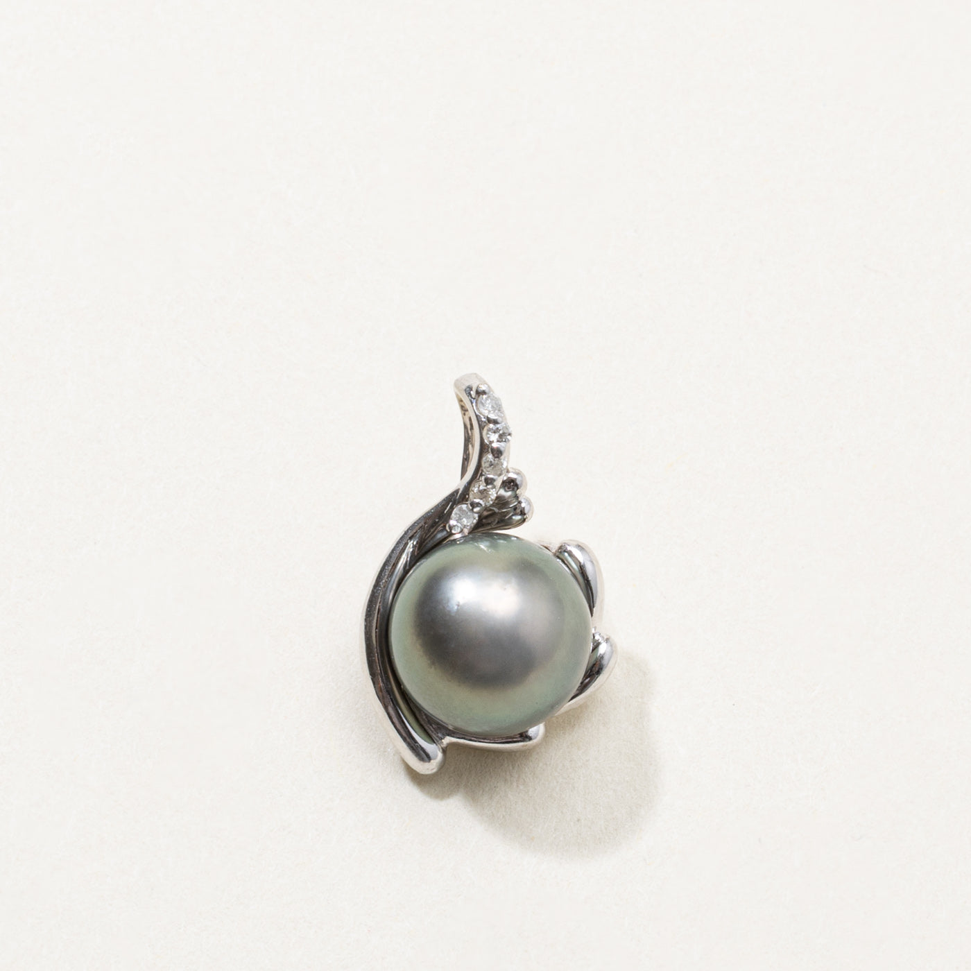 14k Black Pearl & Diamond Pendant