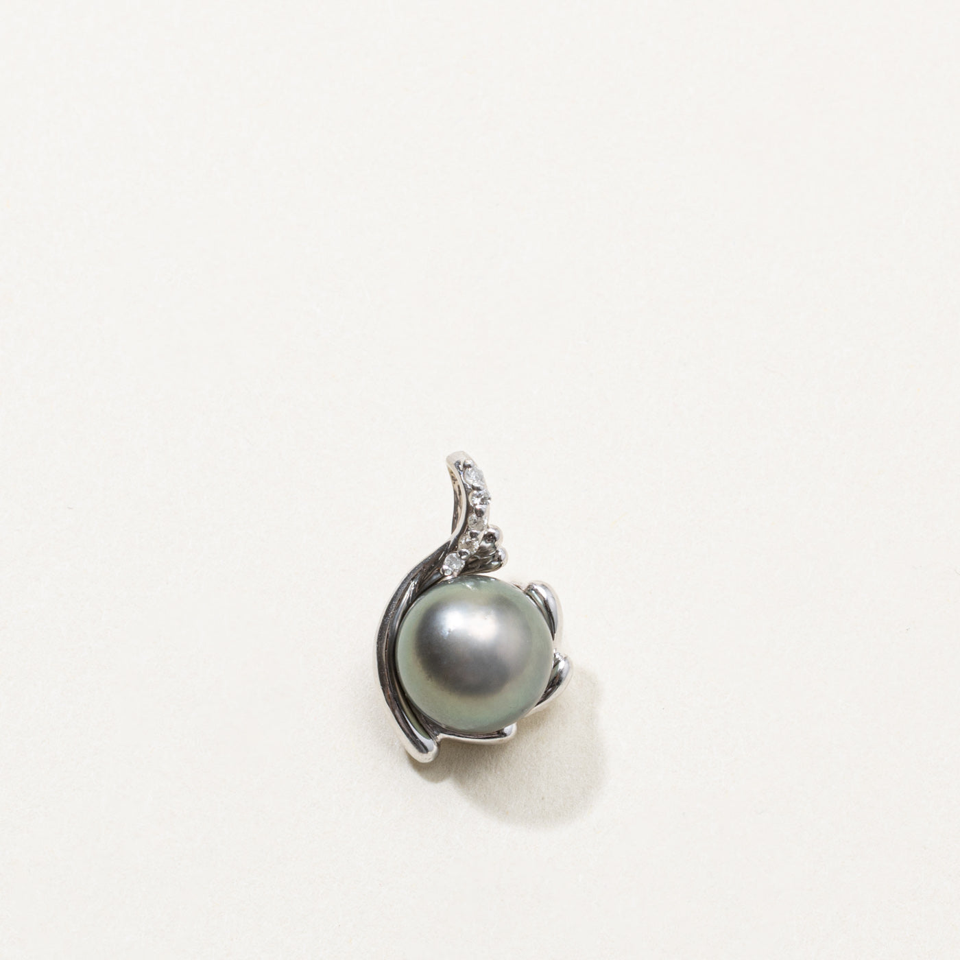 14k Black Pearl & Diamond Pendant