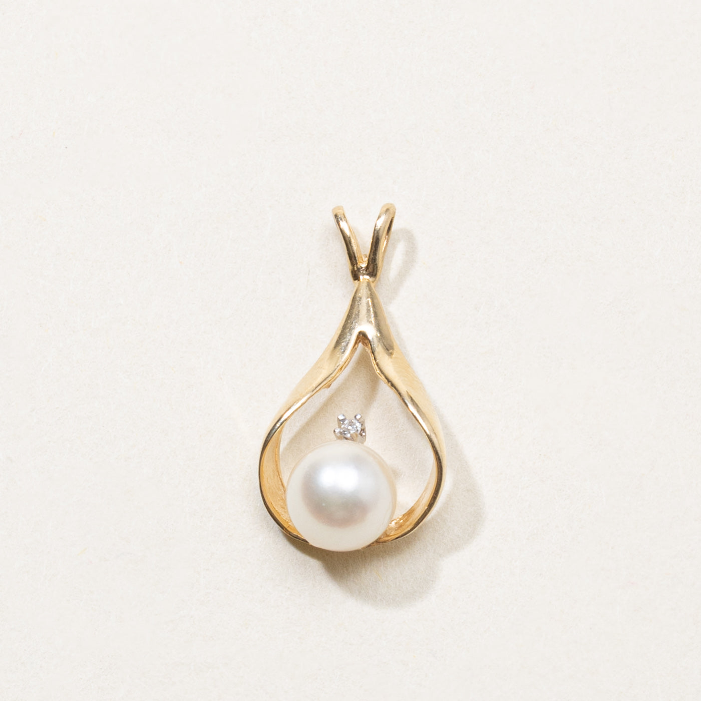 14k Dangling Pearl & Diamond Pendant