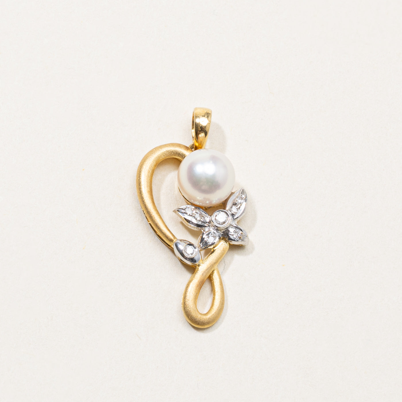 18k Pearl & Diamond Floral Pendant