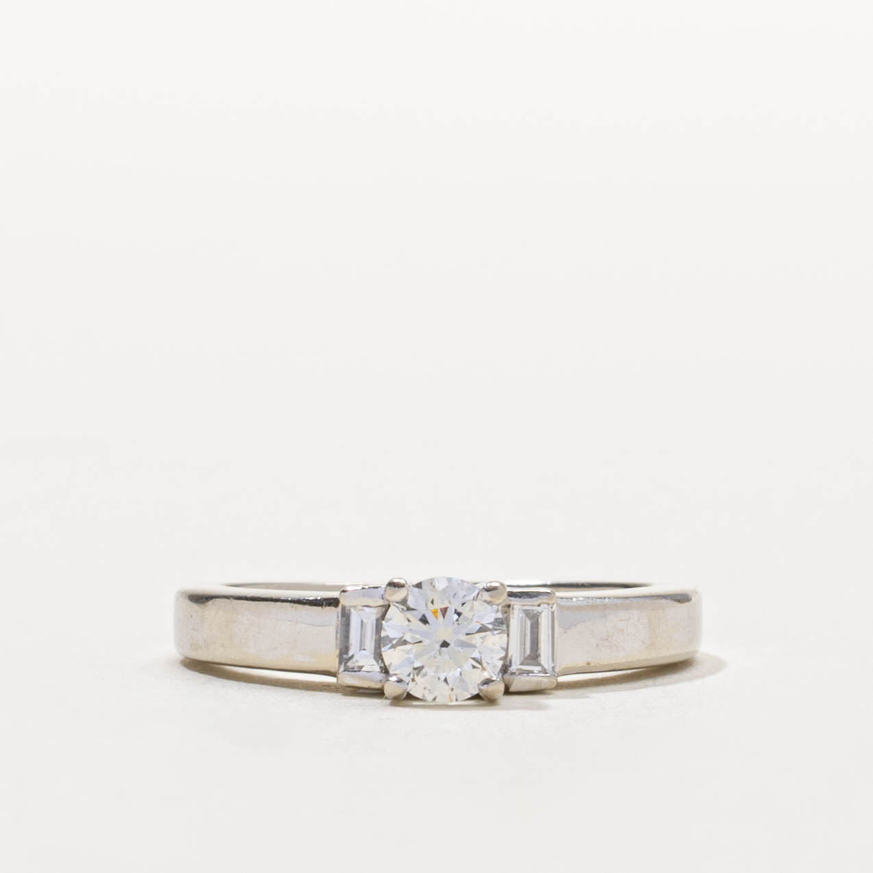 14k Round Brilliant Diamond Baguette Cut Accented Ring | 0.36ct SI2 G/H, 0.16ctw | SZ 5.75