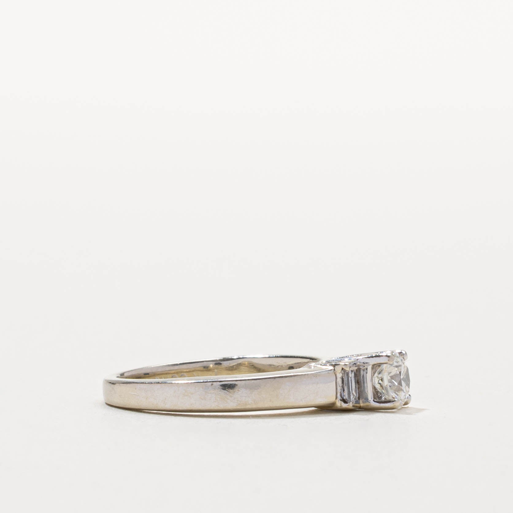 14k Round Brilliant Diamond Baguette Cut Accented Ring | 0.36ct SI2 G/H, 0.16ctw | SZ 5.75