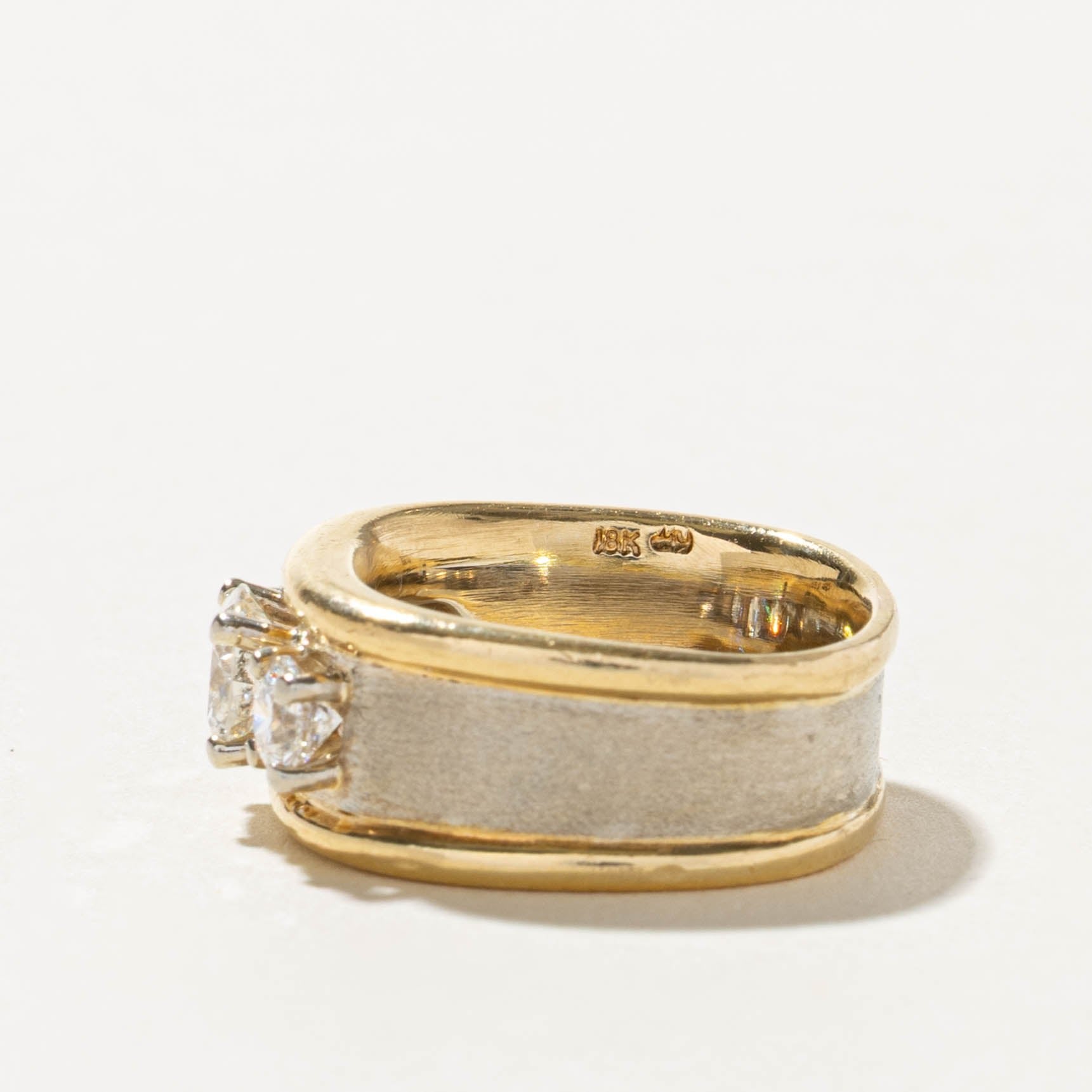 18k Three Stone Diamond Matte & Grooved Ring | 1.04ctw | SZ 5.75