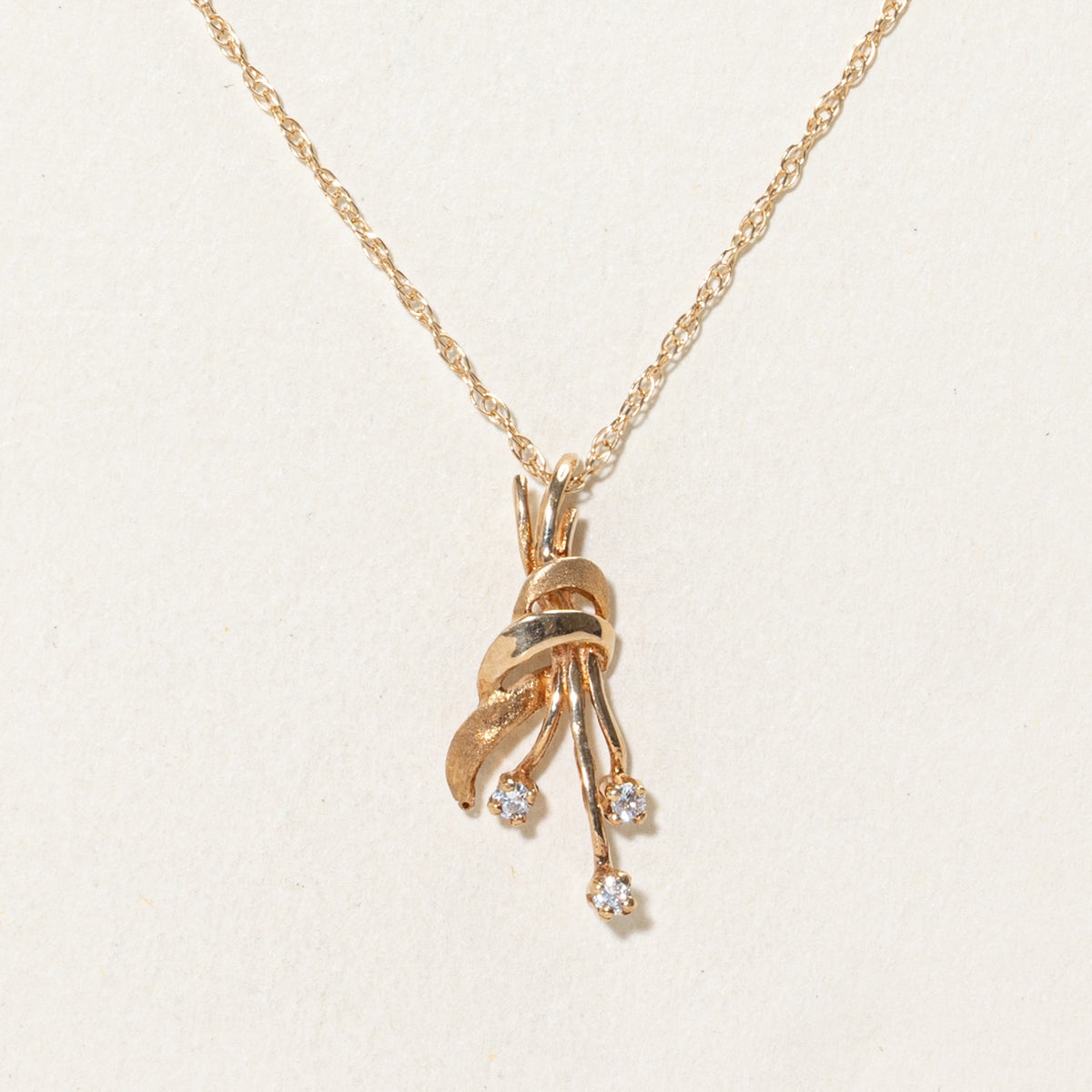 14k Scattered Diamond Floral Ribbon Pendant Necklace | 16"