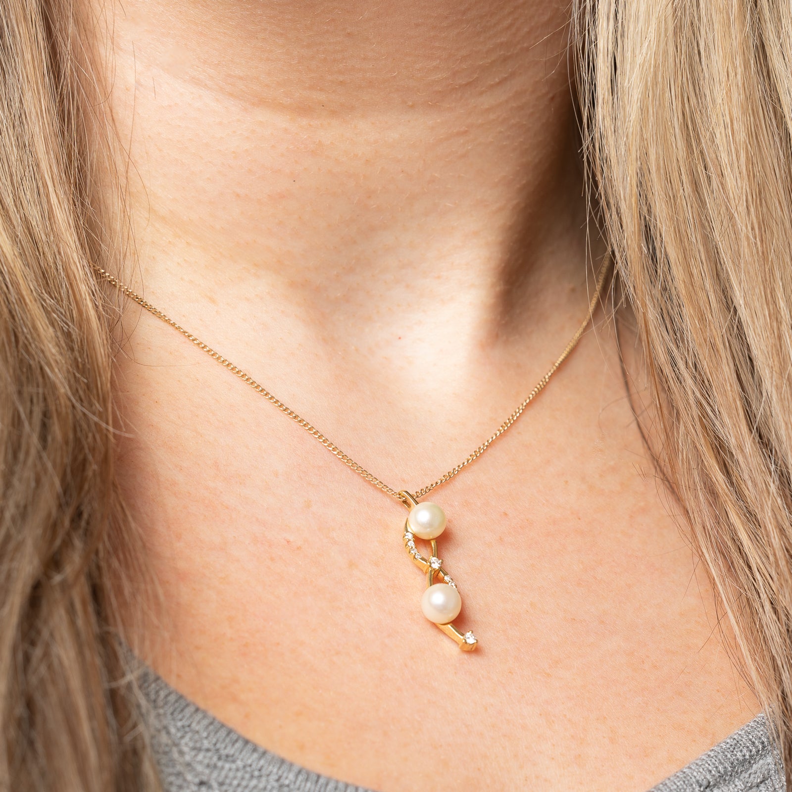 Cultured Pearl & Diamond Pendant | 4.00ctw, 0.12ctw |