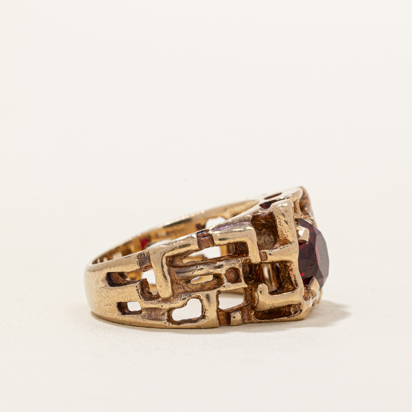 Synthetic Ruby RIng | 1.35ct | SZ 5.75 |