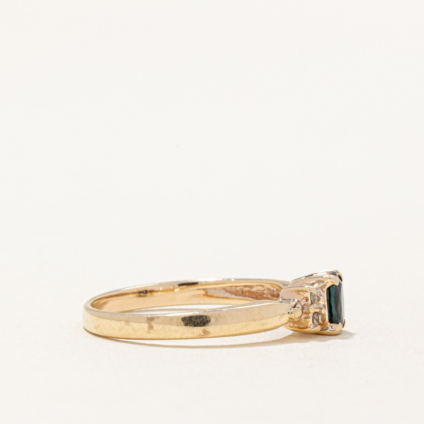 Bague saphir et diamants | 0,25 ct, 0,06 ct au total | Taille 6,25 | 