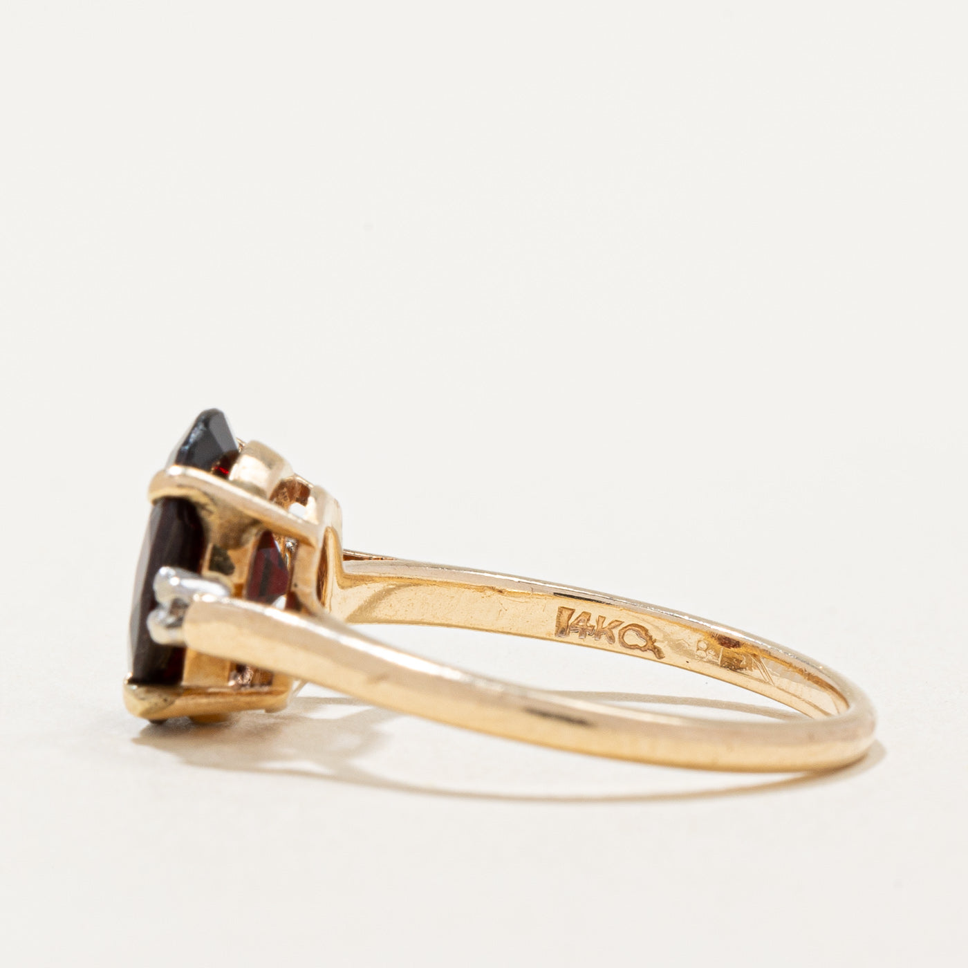 Garnet & Diamond Ring | 2.60ct, 0.04ctw | SZ 6.25 |