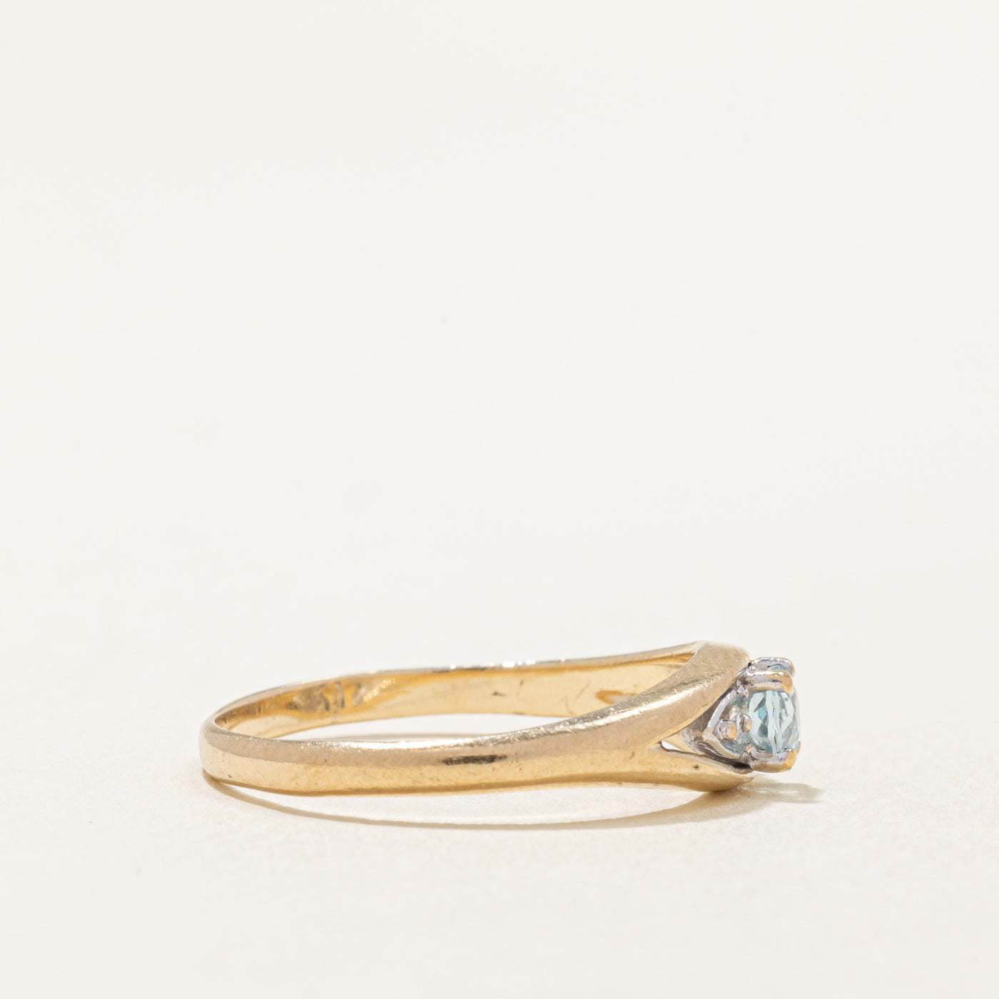 Aquamarine & Diamond Ring | 0.14ct, 0.01ctw | SZ 6.5 |