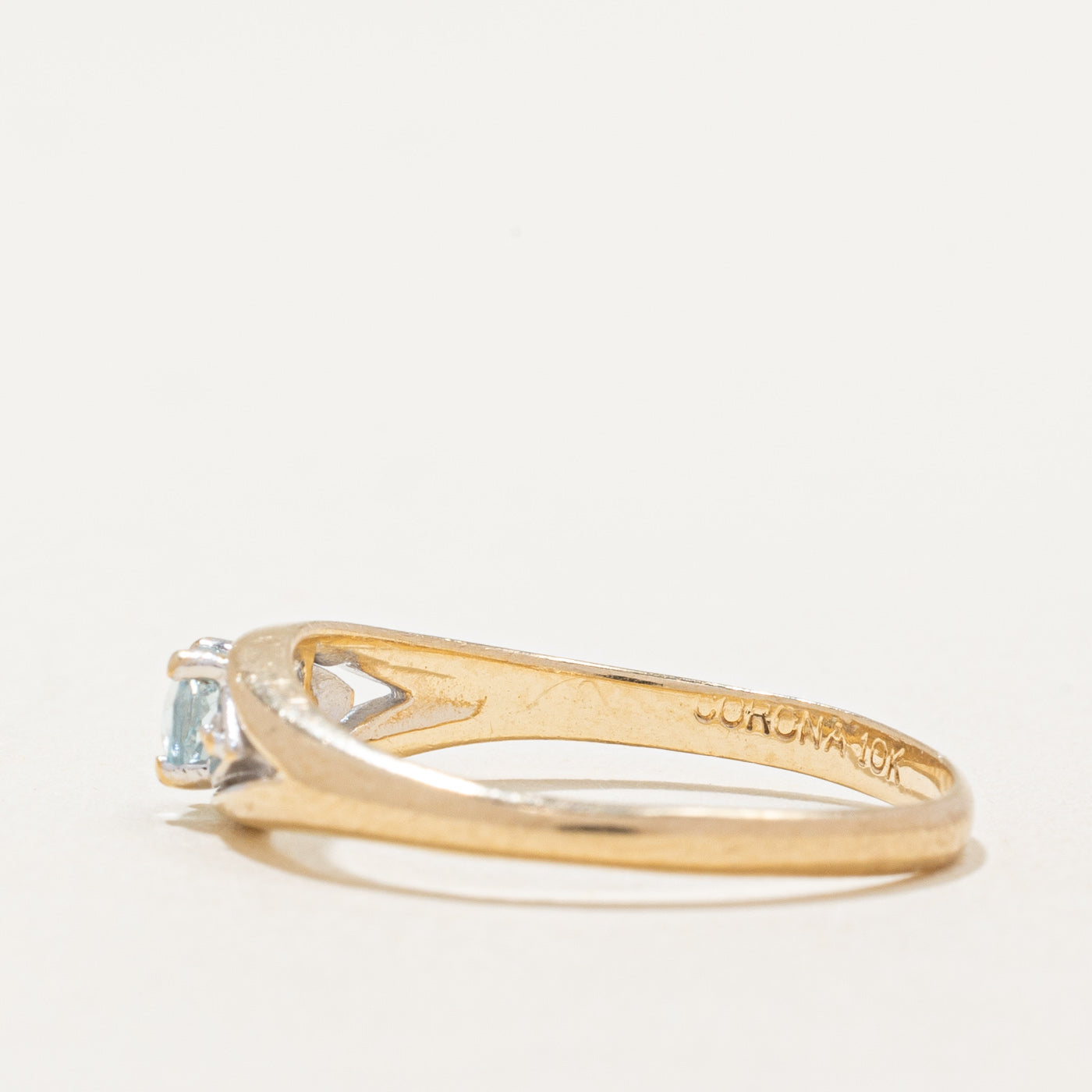 Aquamarine & Diamond Ring | 0.14ct, 0.01ctw | SZ 6.5 |