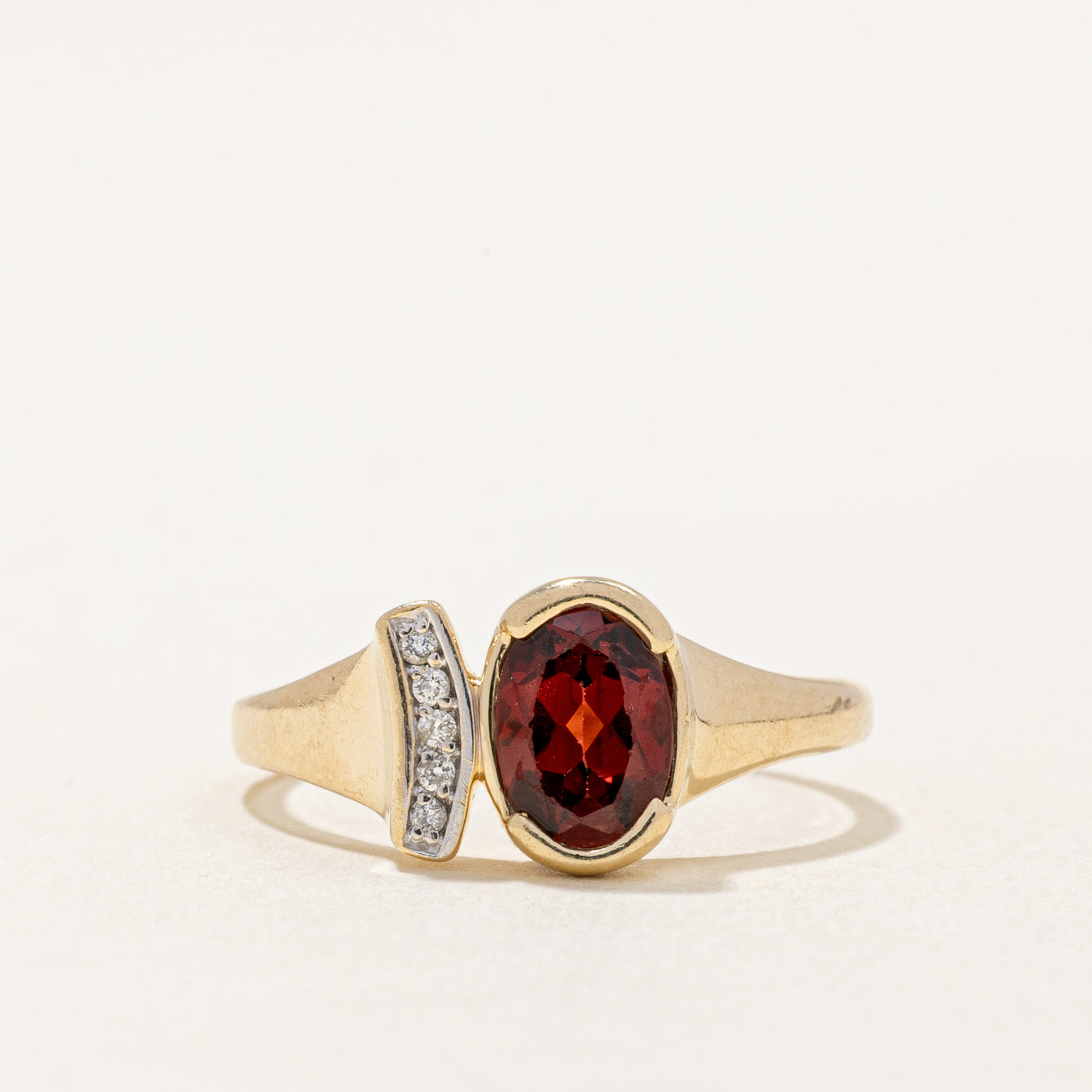 Garnet & Diamond Ring | 0.80ct, 0.02ctw | SZ 5.75 |