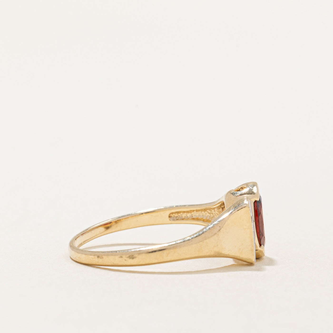 Garnet & Diamond Ring | 0.80ct, 0.02ctw | SZ 5.75 |