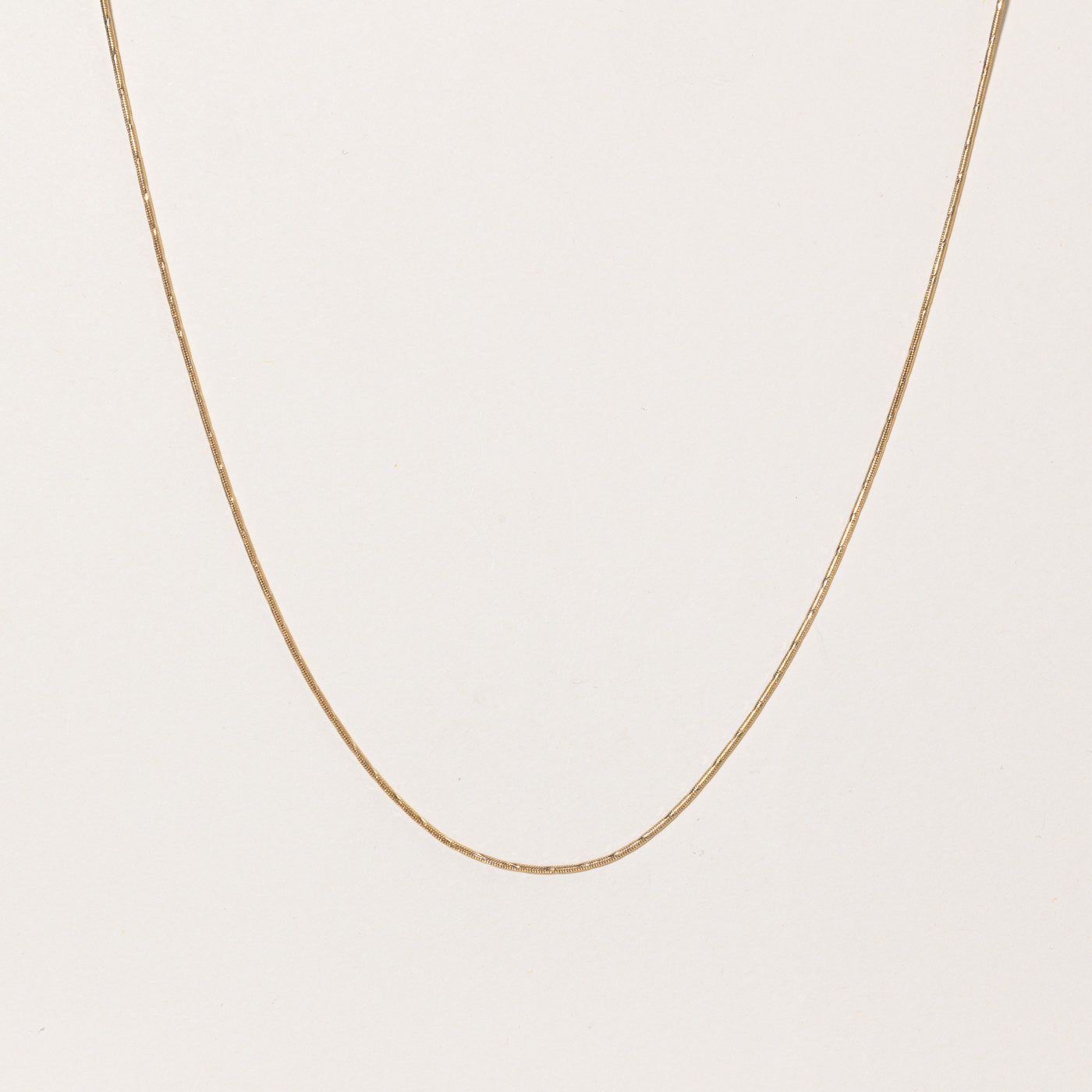 Chaîne serpent fine en or jaune 10 carats | 16" | 