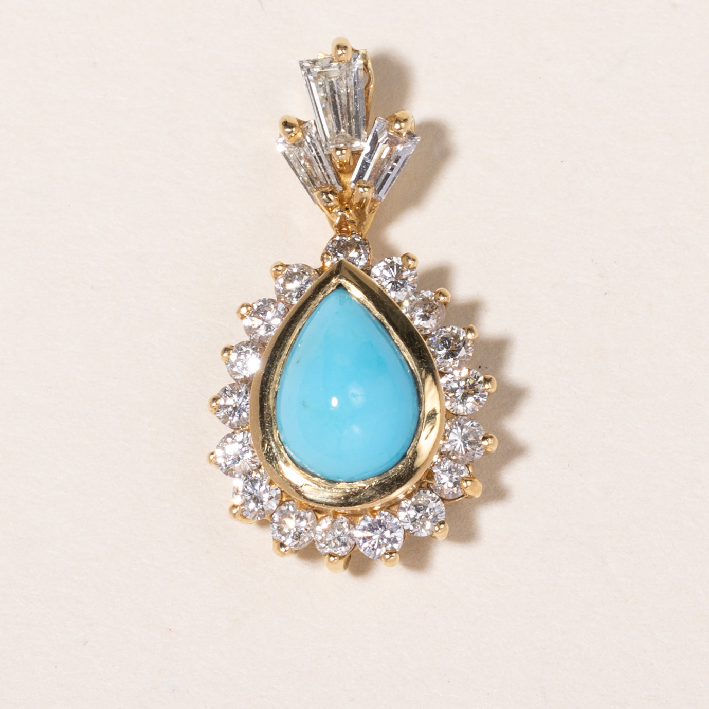 Pendentif en or jaune 18 carats, turquoise et diamants | 1,24 ct, 0,71 ct au total | 