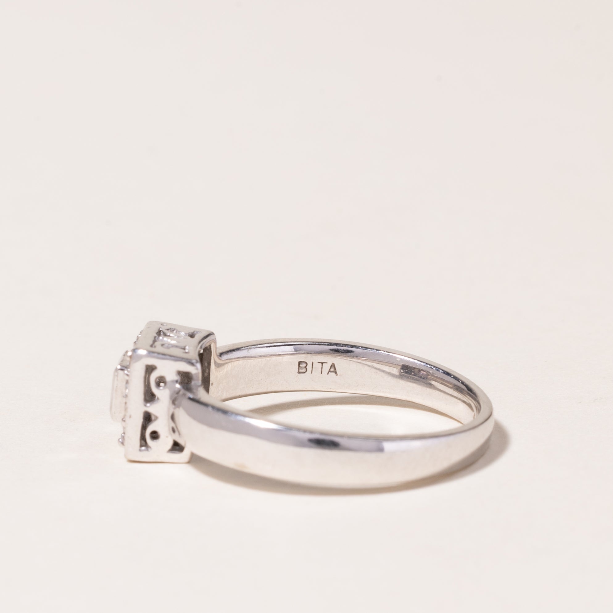 Bague en or blanc 14 carats, topaze rose et diamants | 0,09 ct, 0,06 ct au total | Taille 6,5 | 