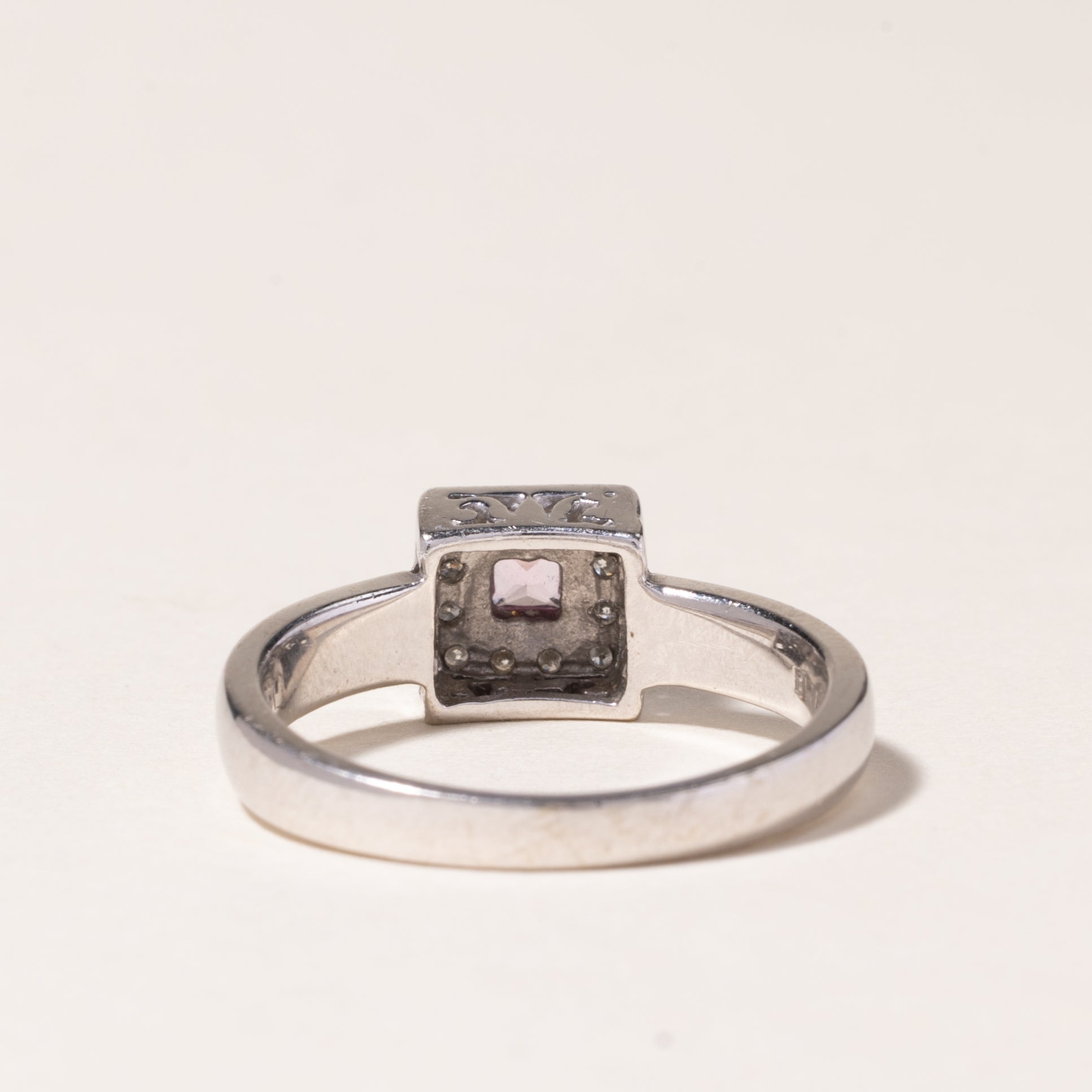 Bague en or blanc 14 carats, topaze rose et diamants | 0,09 ct, 0,06 ct au total | Taille 6,5 | 