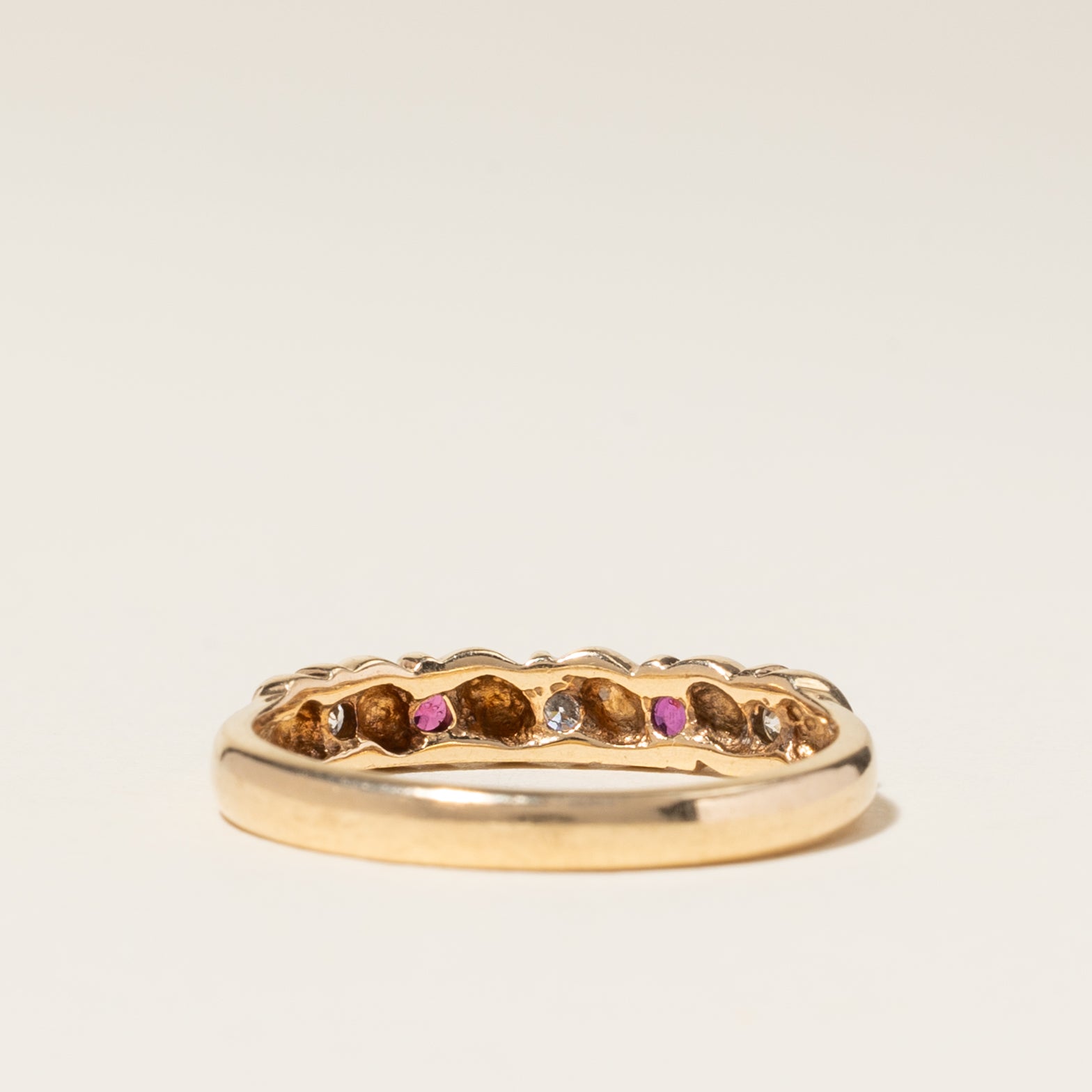 14K Yellow Gold Ruby & Diamond Ring | 0.13ctw, 0.12ctw | SZ 6 |