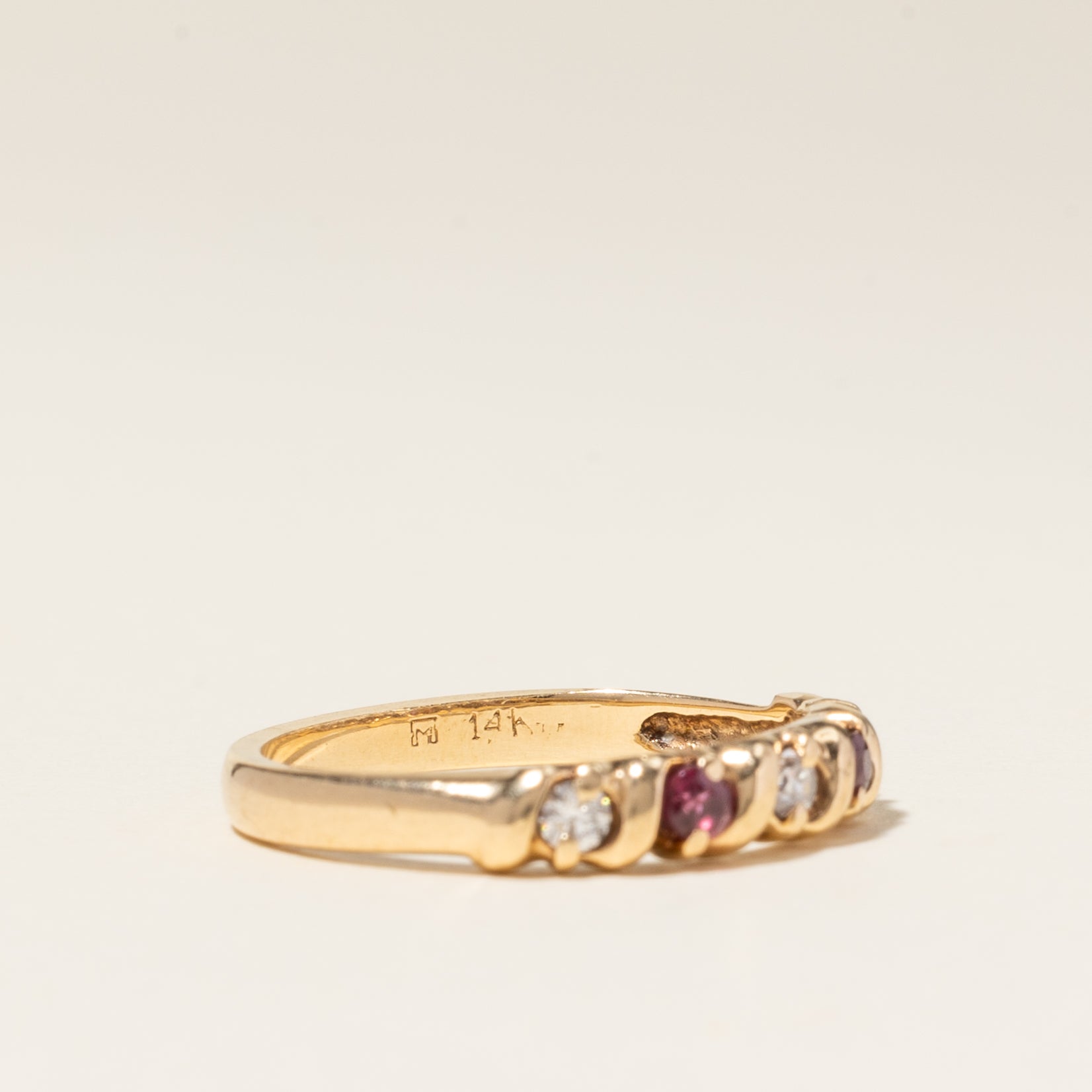14K Yellow Gold Ruby & Diamond Ring | 0.13ctw, 0.12ctw | SZ 6 |