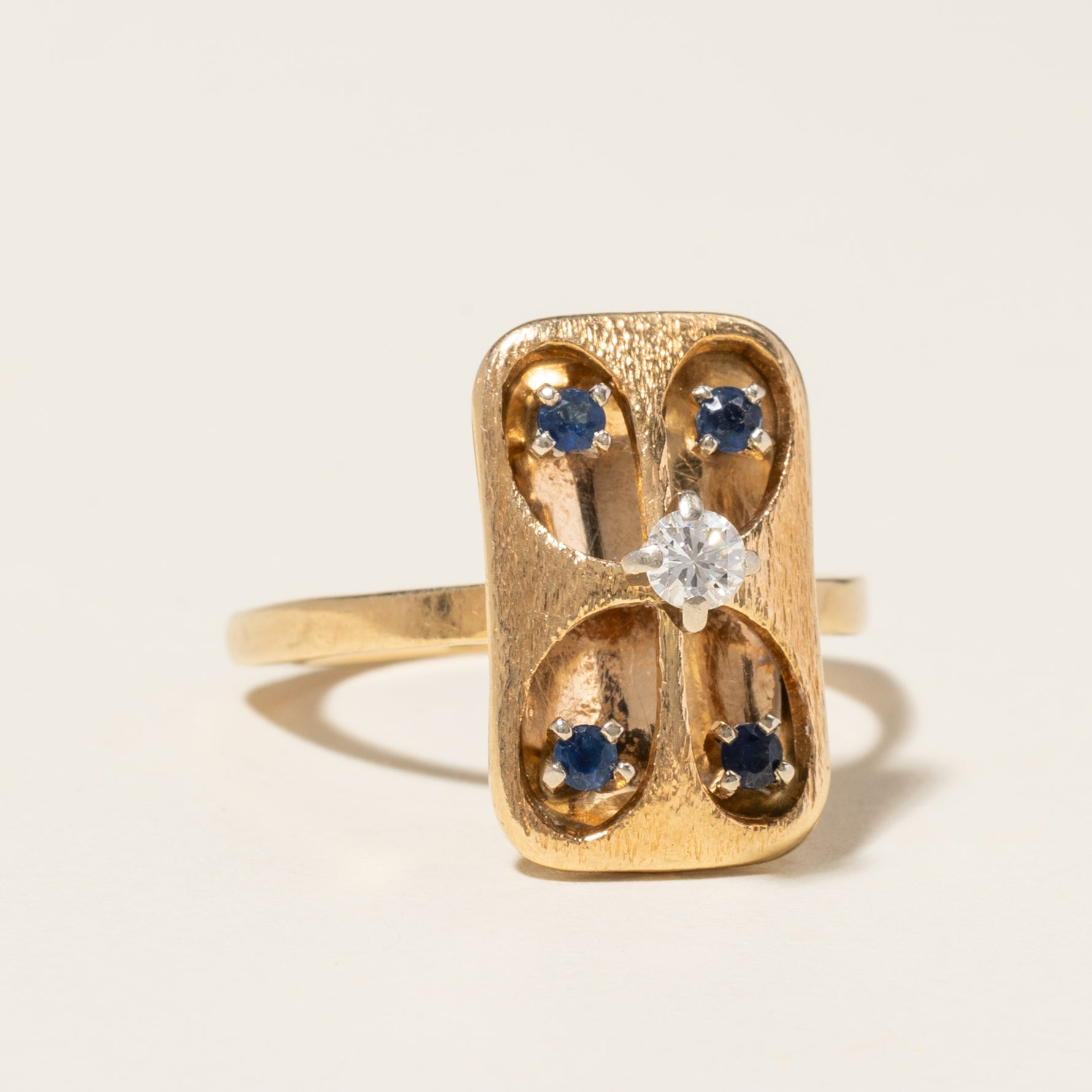 14K Yellow Gold Blue Sapphire & Diamond Ring | 0.16ctw, 0.11ct | SZ 6.75 |