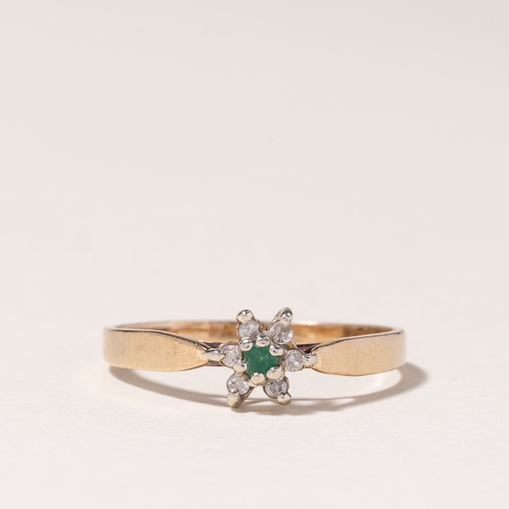 8k Yellow Gold Emerald & Diamond Ring | 0.03ct, 0.03ctw | SZ5.75 |