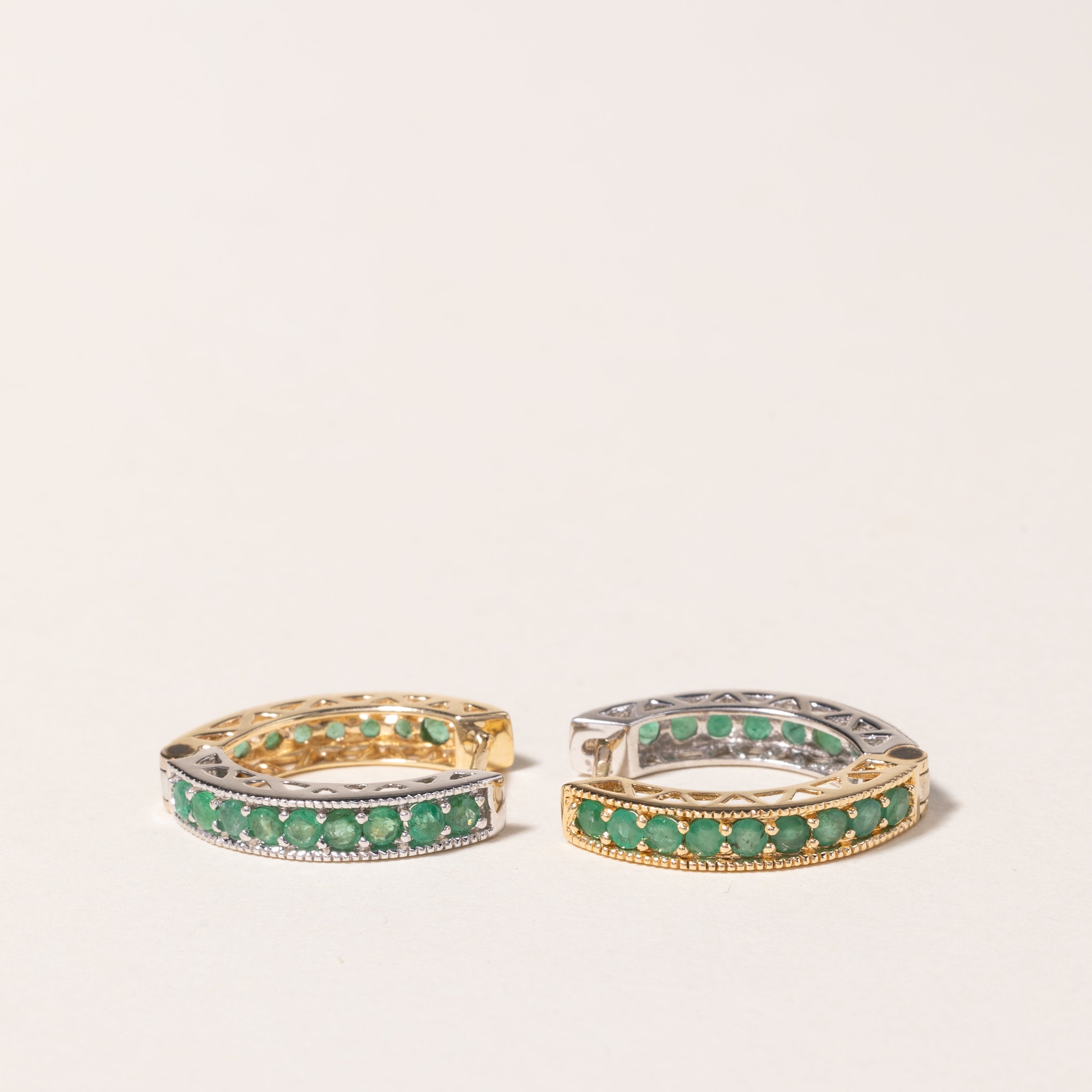 Boucles d'oreilles créoles en or bicolore 14 carats et émeraudes | 1,08 ct au total | 