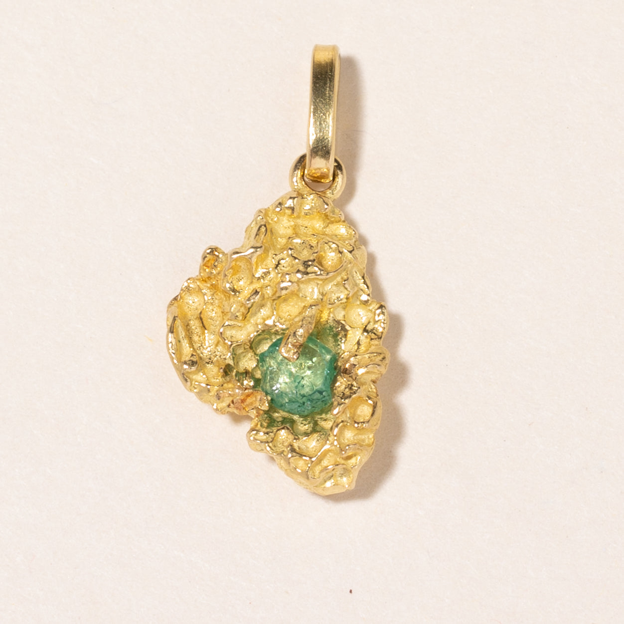 Pendentif émeraude en or jaune 14 carats | 0,20 ct | 