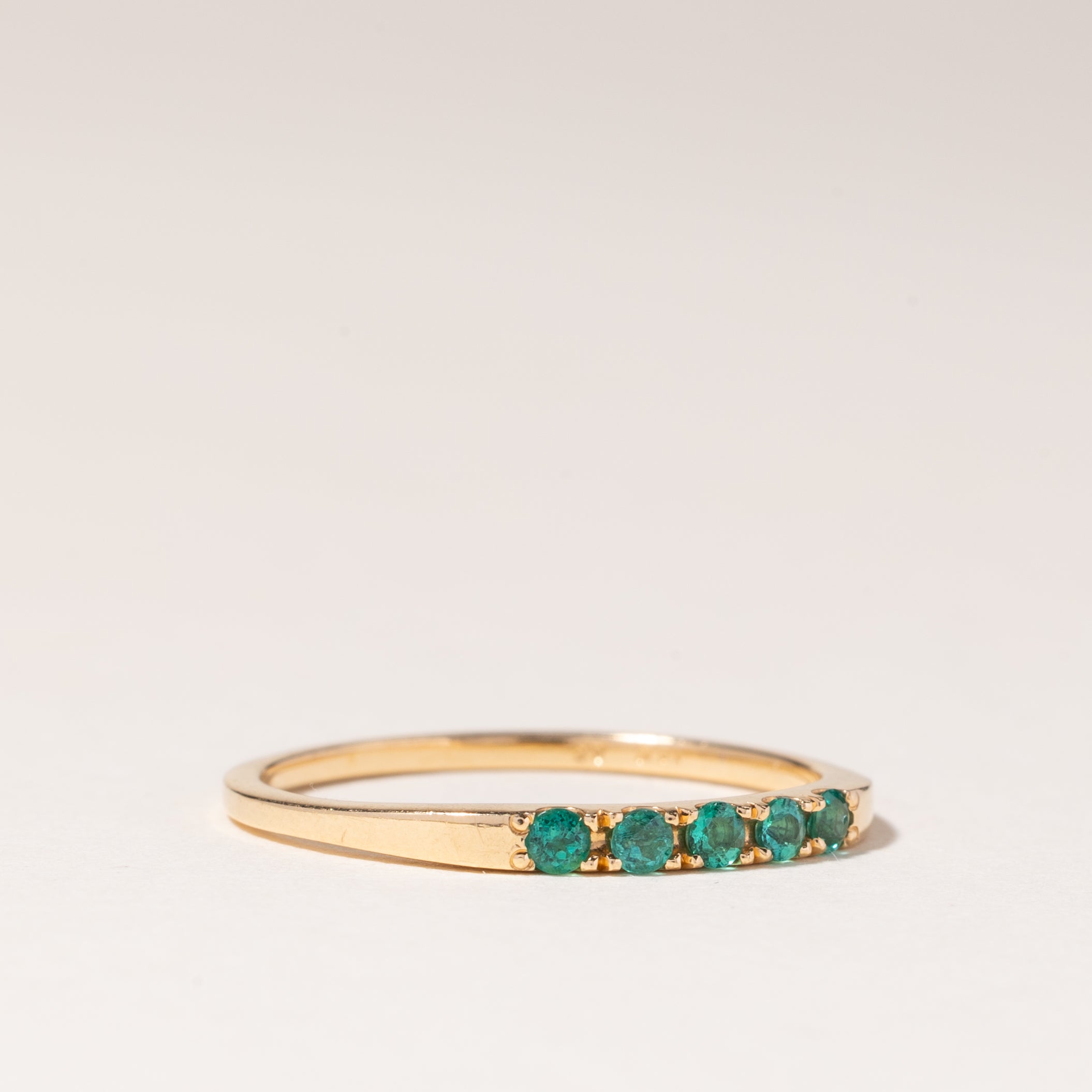 Bague en or jaune 14 carats et émeraude | 0,11 ct | Taille 7,25 | 