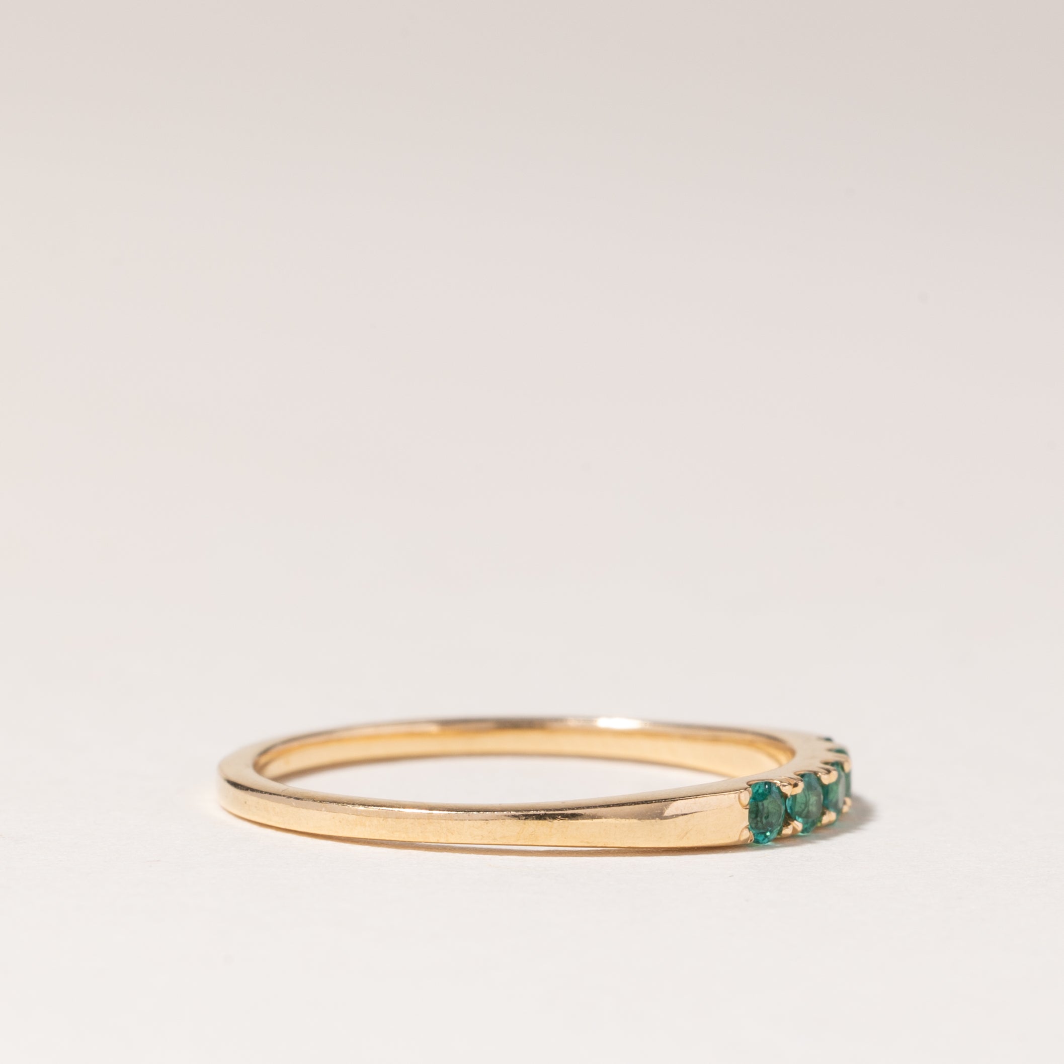 Bague en or jaune 14 carats et émeraude | 0,11 ct | Taille 7,25 | 