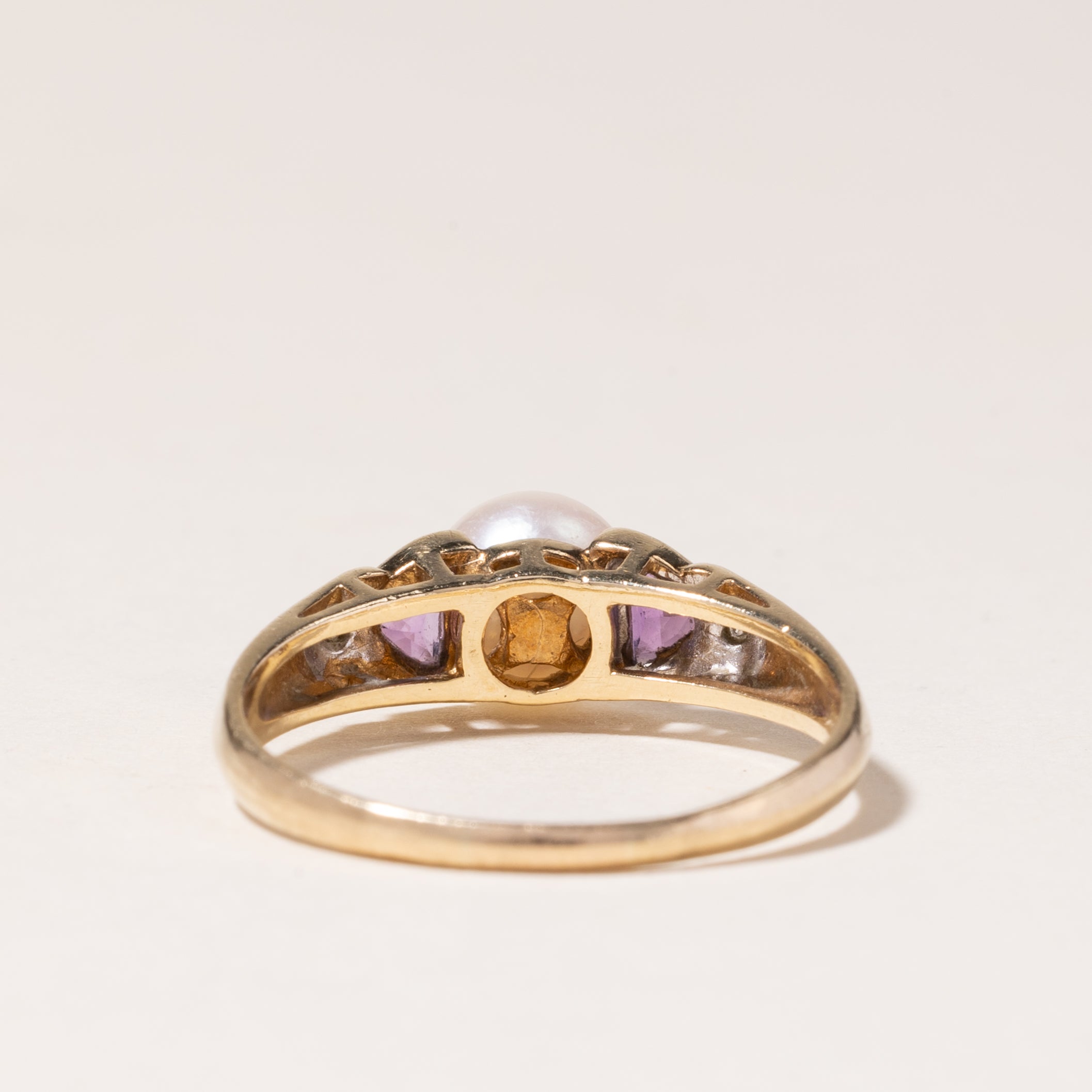 10K Yellow Gold Pearl & Amethyst Ring | 7mm, 0.44ctw, 0.01ctw | SZ 8.25 |